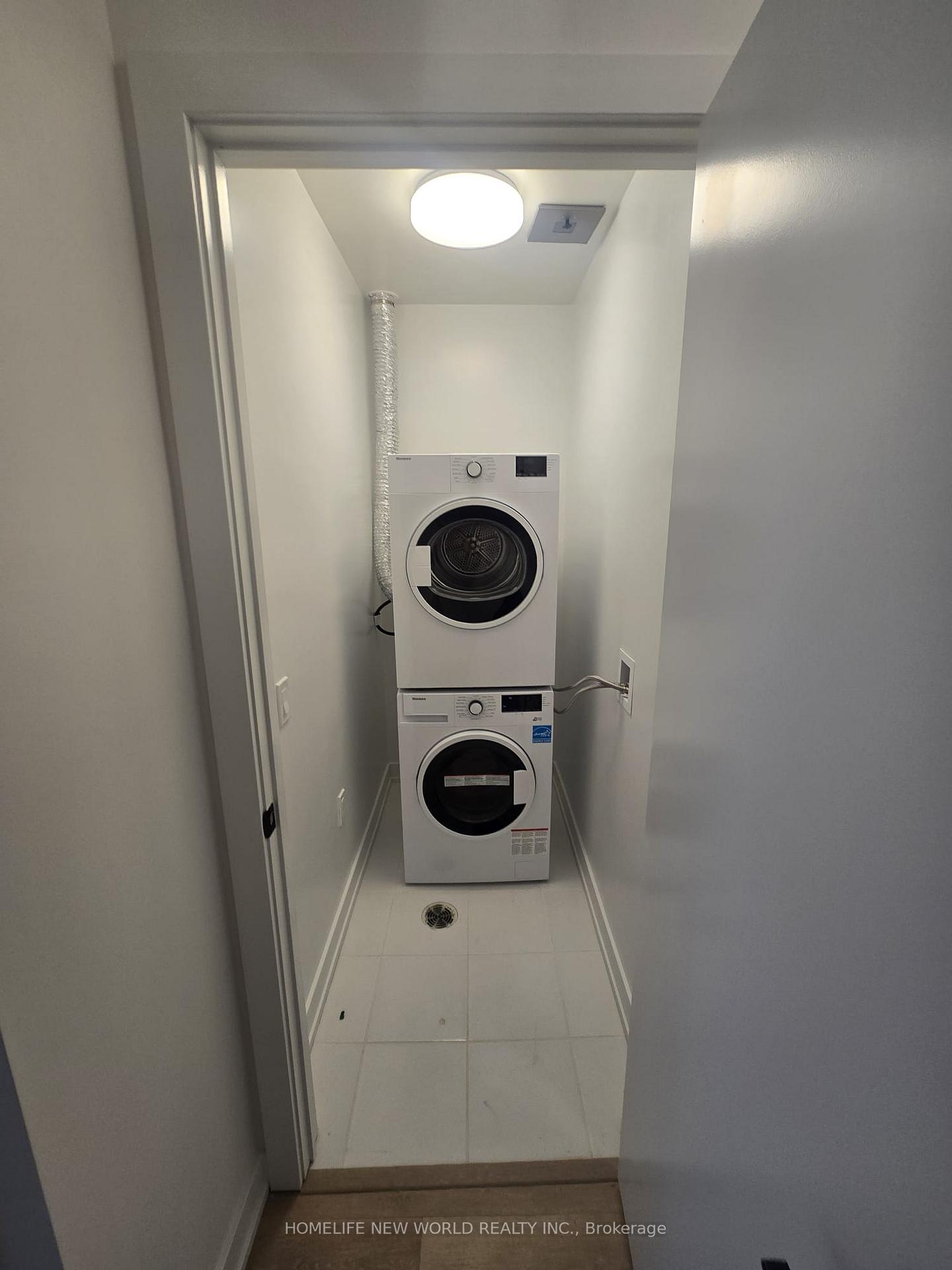 Photo 5 of Unit 1506, 117 Broadway Avenue, Toronto, Mount Pleasant West — HOMEH