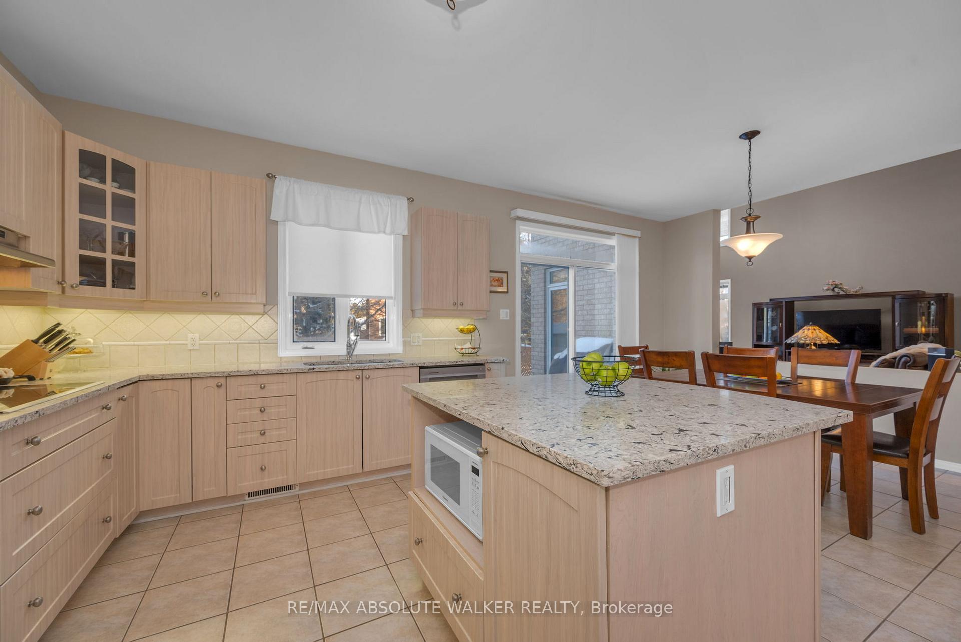 Photo 15 of 68 Tradewinds Drive, Ottawa, Barrhaven East — HOMEH
