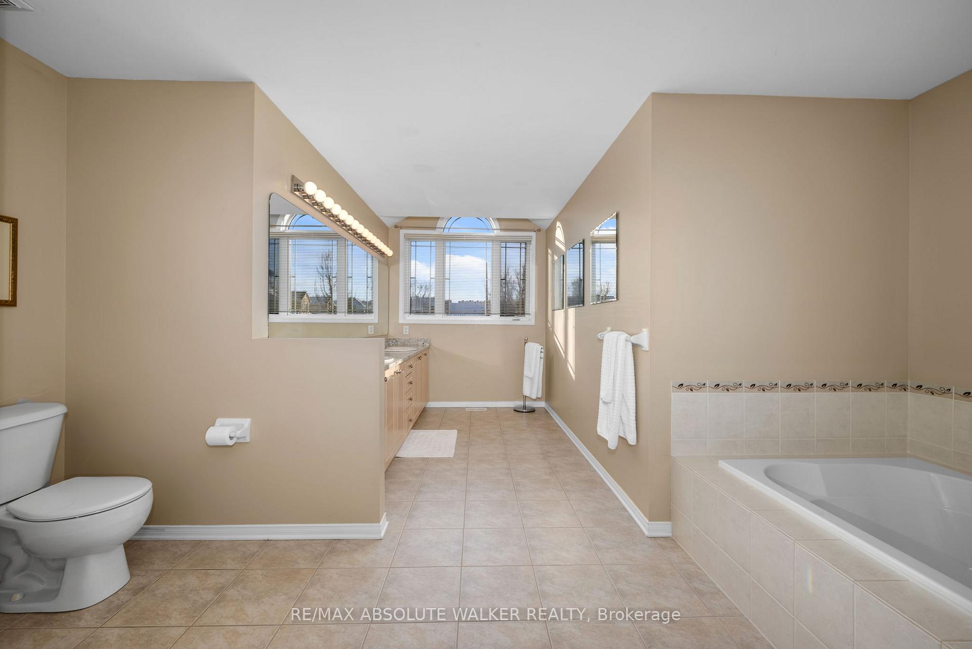Photo 23 of 68 Tradewinds Drive, Ottawa, Barrhaven East — HOMEH