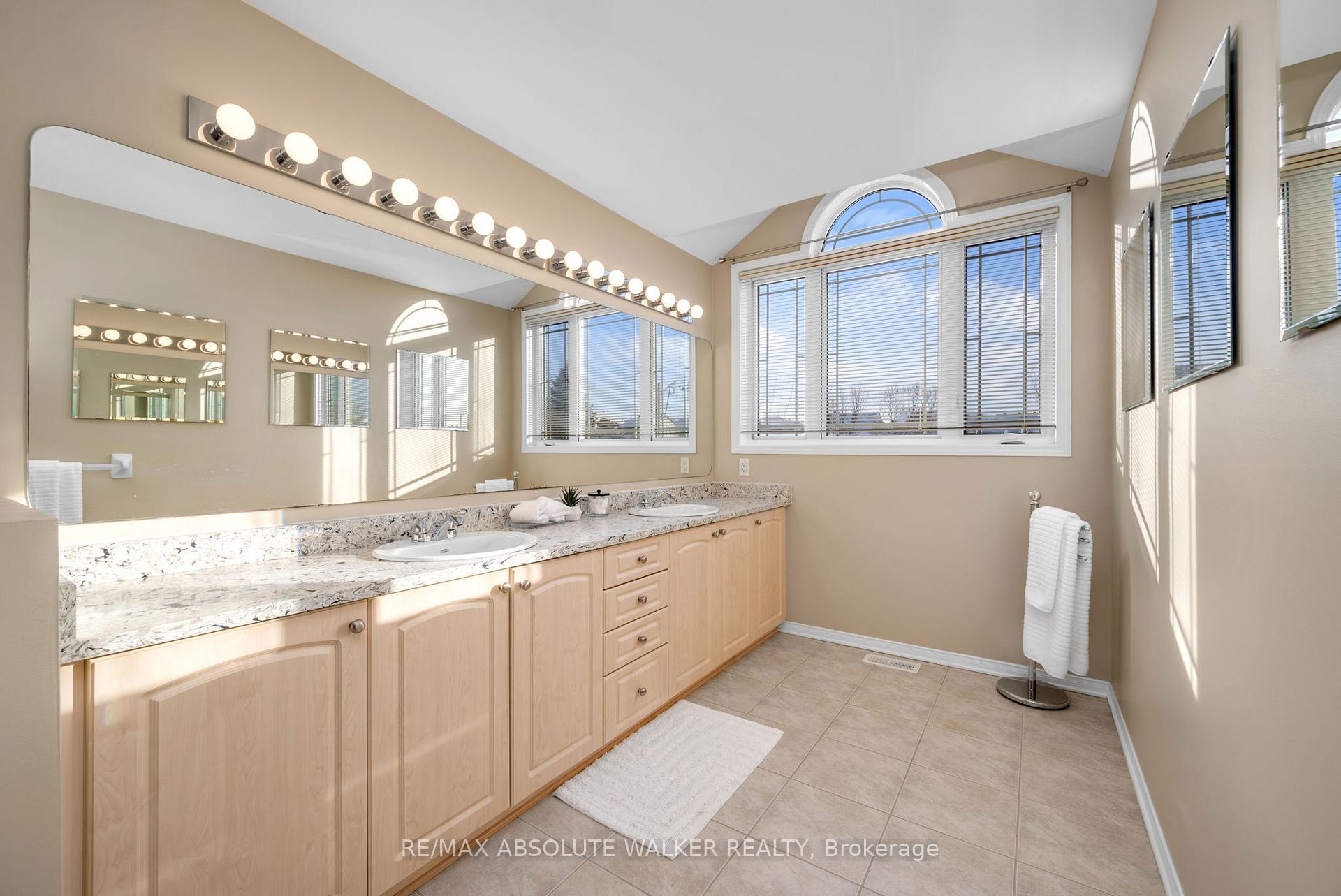 Photo 24 of 68 Tradewinds Drive, Ottawa, Barrhaven East — HOMEH