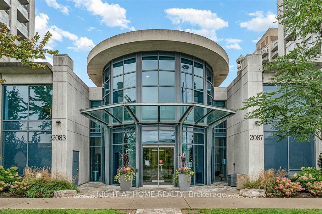 Front of Unit 207, 2087 Lake Shore Boulevard W