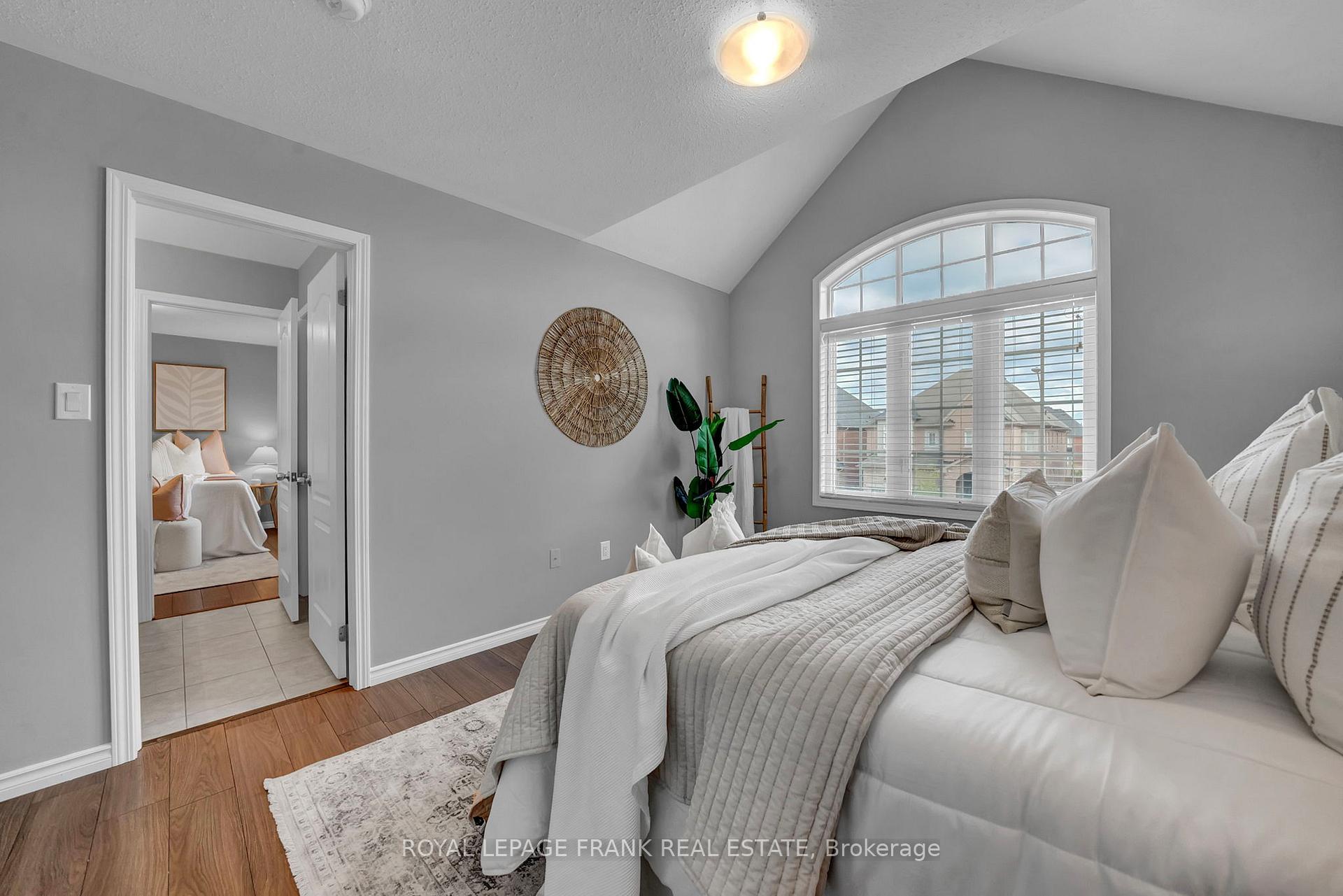 Photo 24 of 85 Butson Crescent, Clarington, Bowmanville — HOMEH