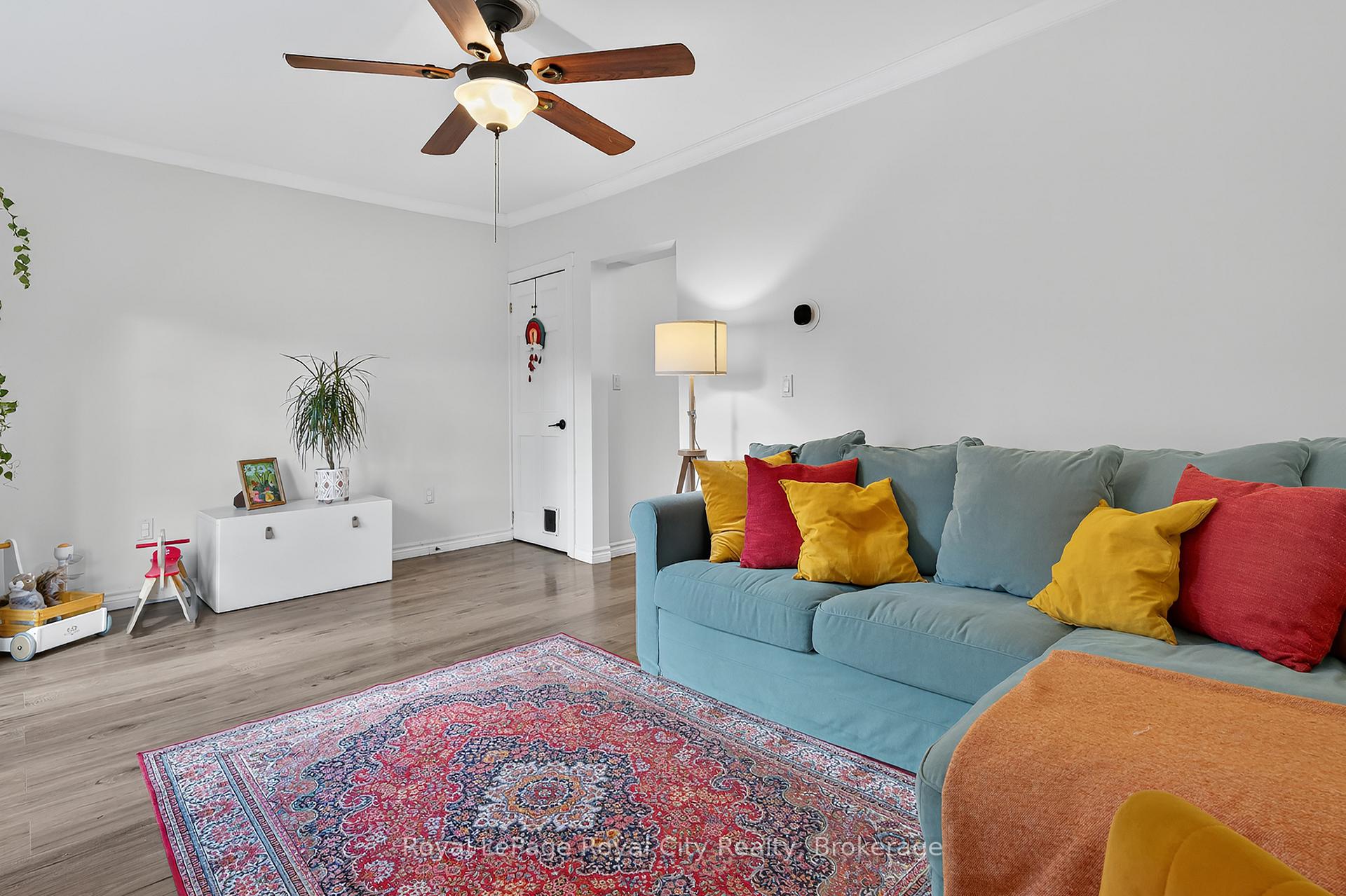 Photo 11 of 37 Lawrence Avenue, Guelph, St. Patrick's Ward — HOMEH