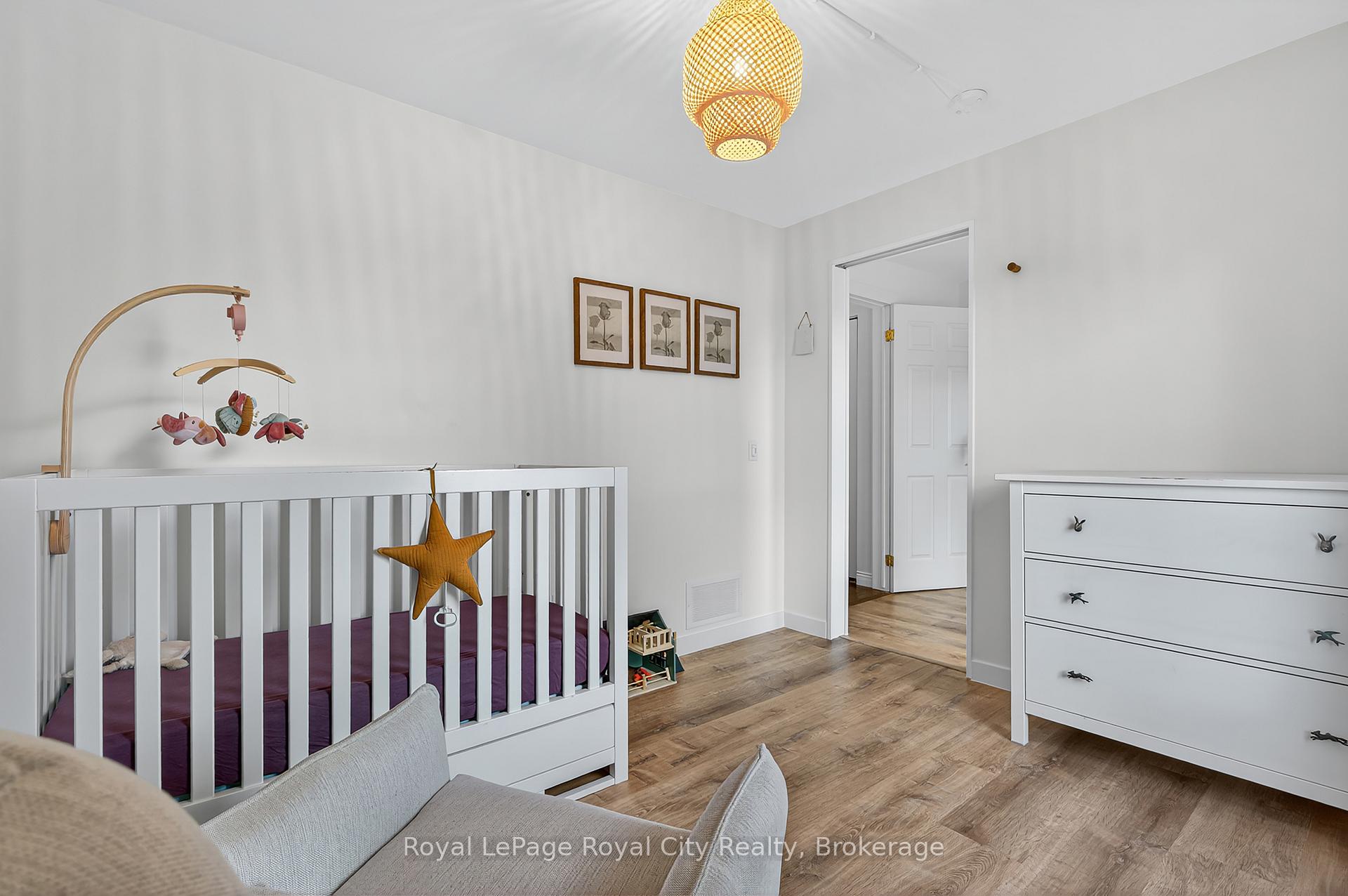 Photo 27 of 37 Lawrence Avenue, Guelph, St. Patrick's Ward — HOMEH