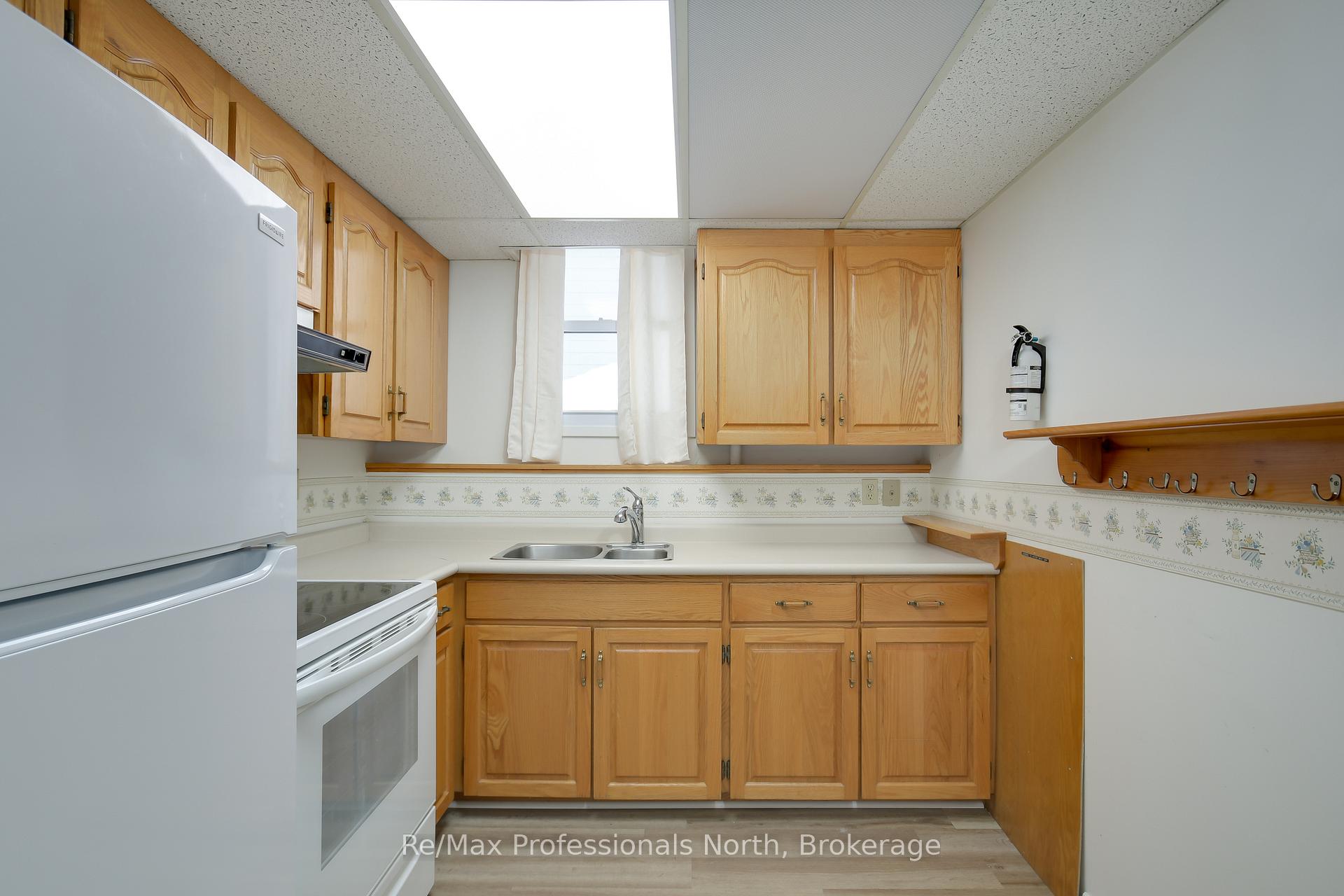 Photo 7 of 260 Peter Street, Gravenhurst, Muskoka (S) — HOMEH