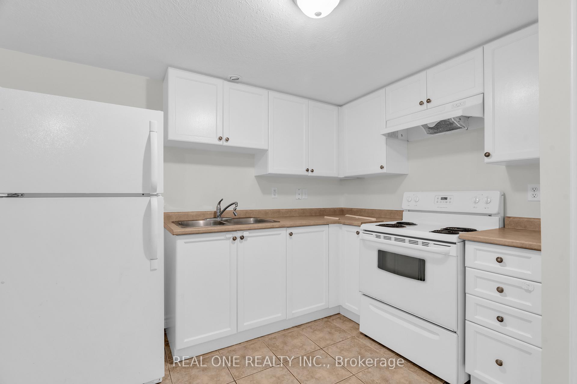 Photo 6 of Unit Basement, 128 Dawn Avenue, Guelph, Clairfields/Hanlon Business Park — HOMEH