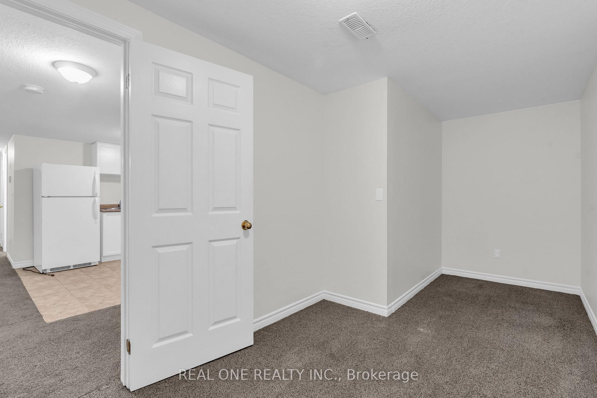 Photo 10 of Unit Basement, 128 Dawn Avenue, Guelph, Clairfields/Hanlon Business Park — HOMEH