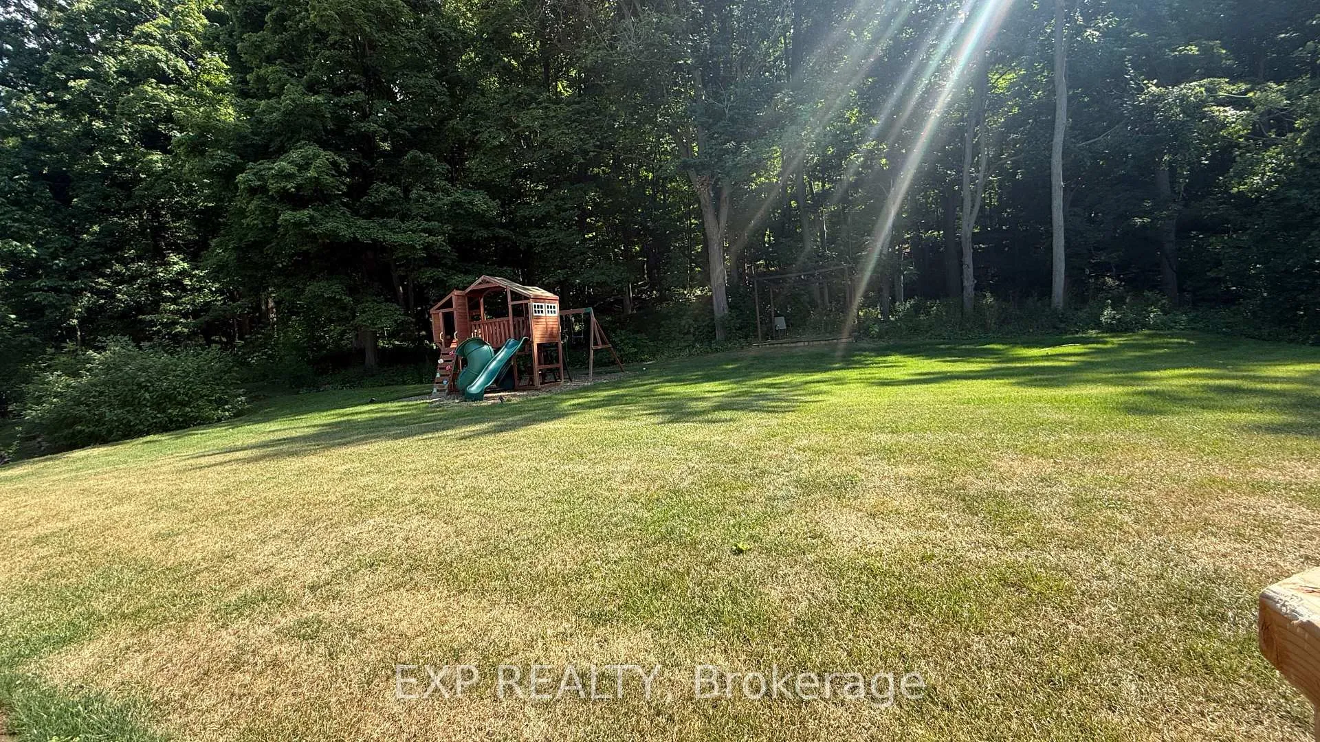 Photo 32 of Unit B, 237 Main Street, Grimsby, Grimsby West — HOMEH