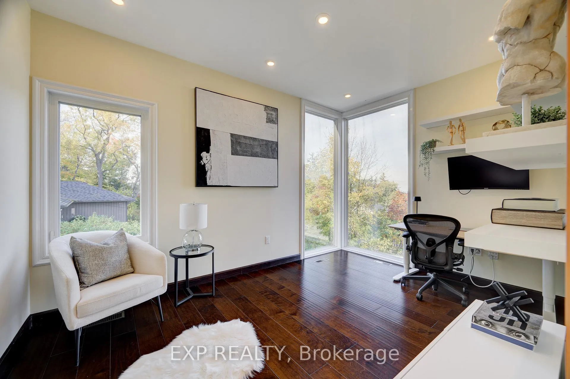 Photo 39 of Unit B, 237 Main Street, Grimsby, Grimsby West — HOMEH
