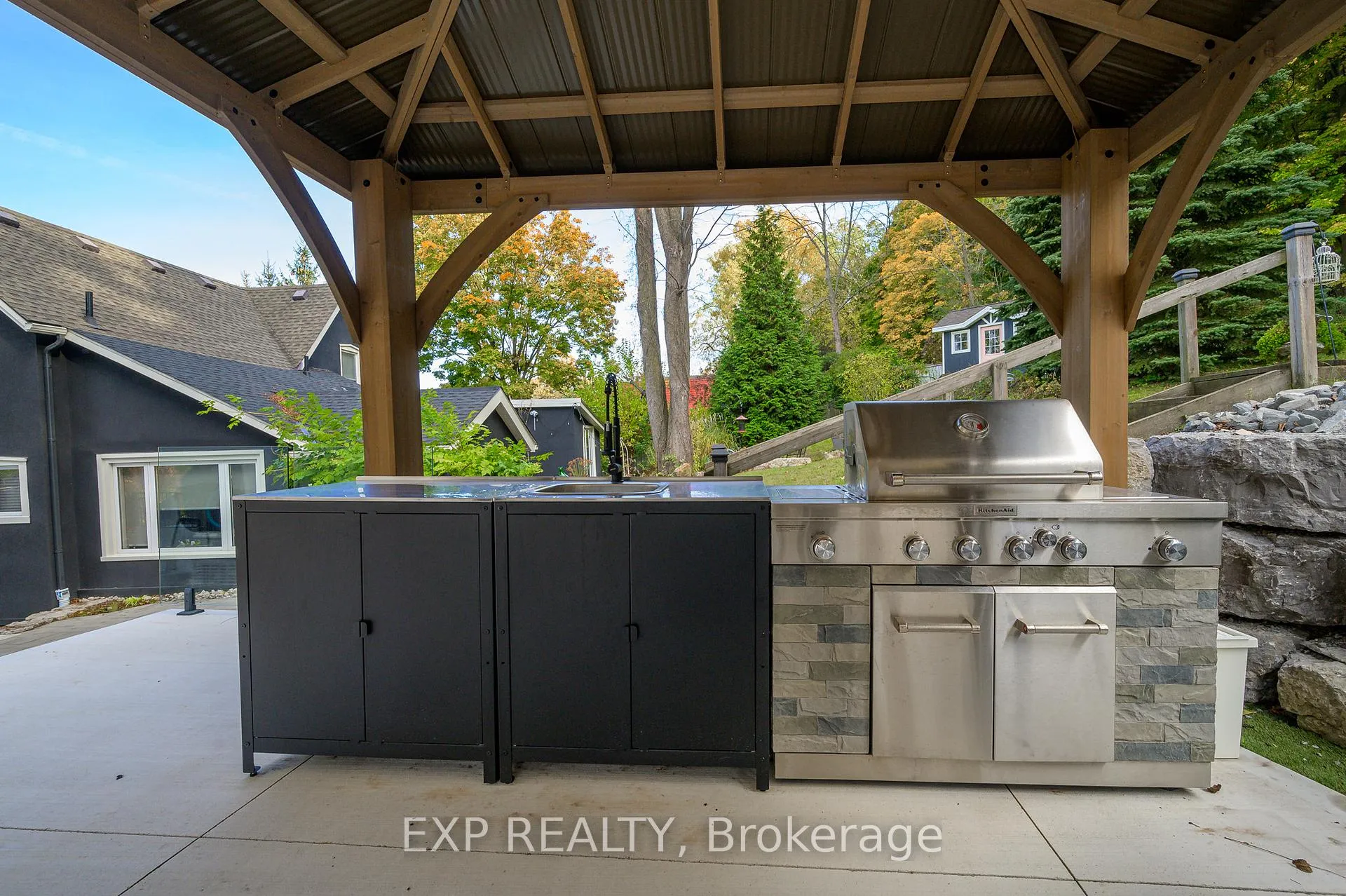 Photo 42 of Unit B, 237 Main Street, Grimsby, Grimsby West — HOMEH