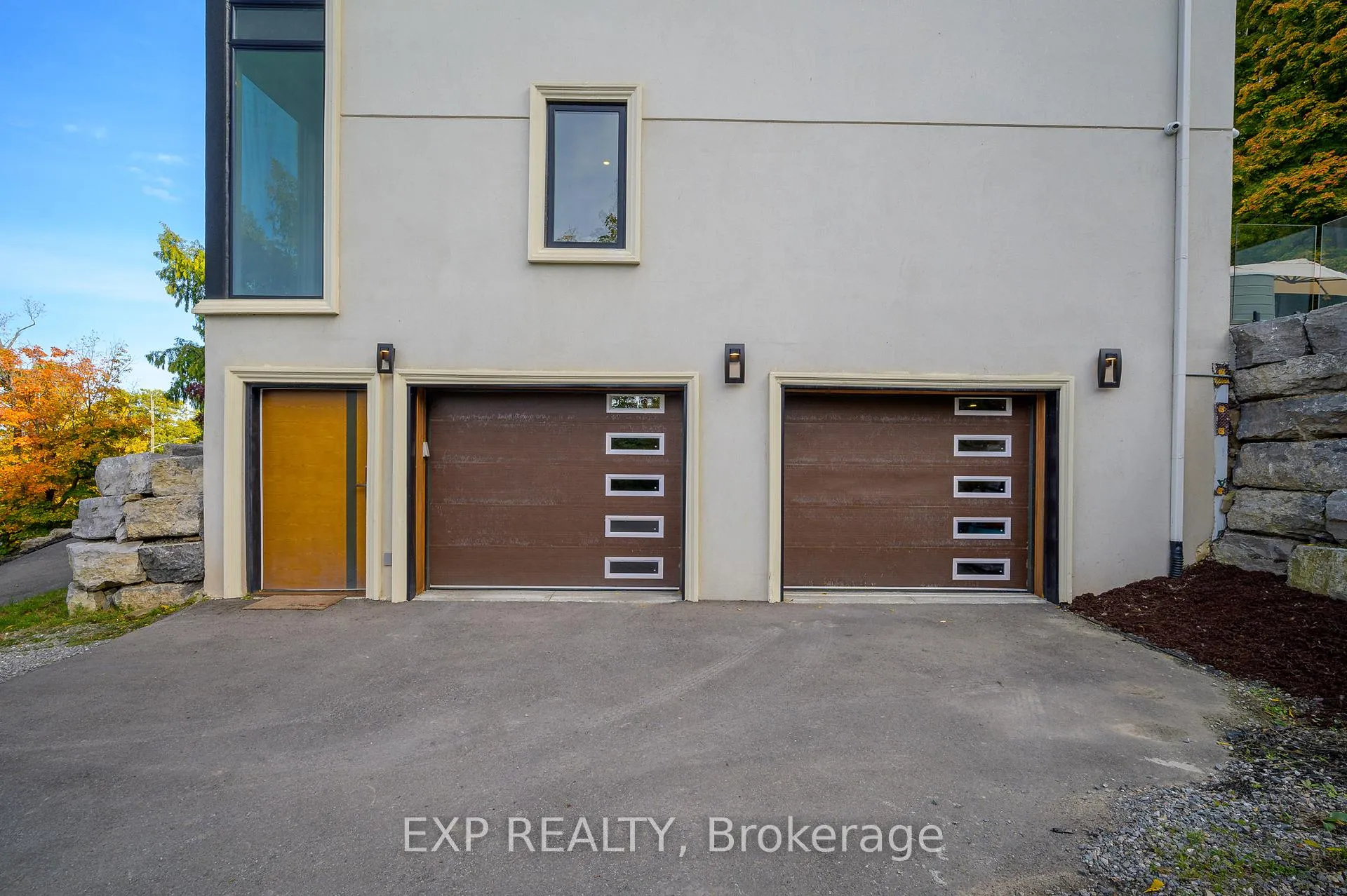 Photo 47 of Unit B, 237 Main Street, Grimsby, Grimsby West — HOMEH