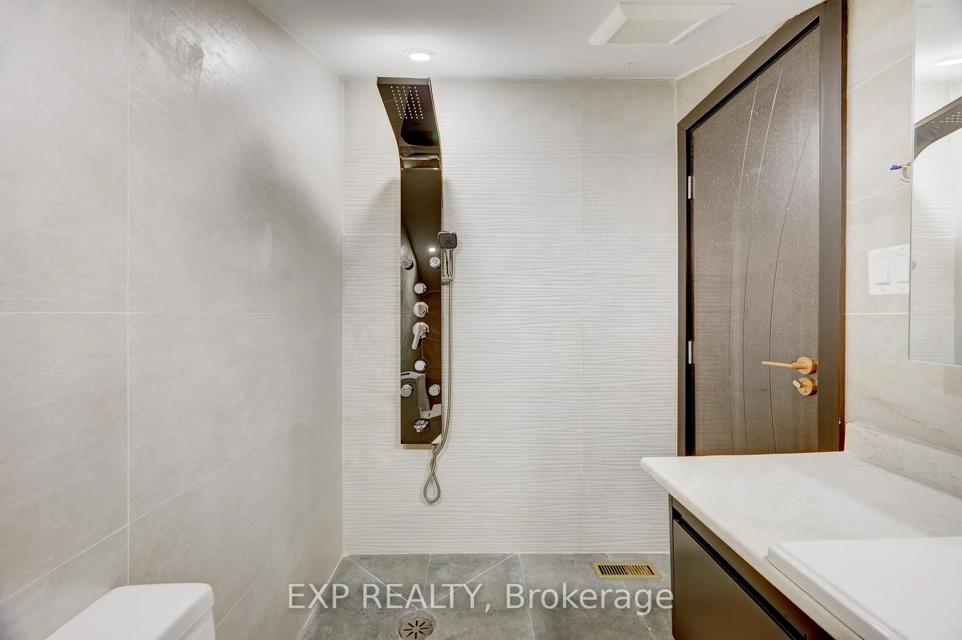 Photo 57 of Unit B, 237 Main Street, Grimsby, Grimsby West — HOMEH
