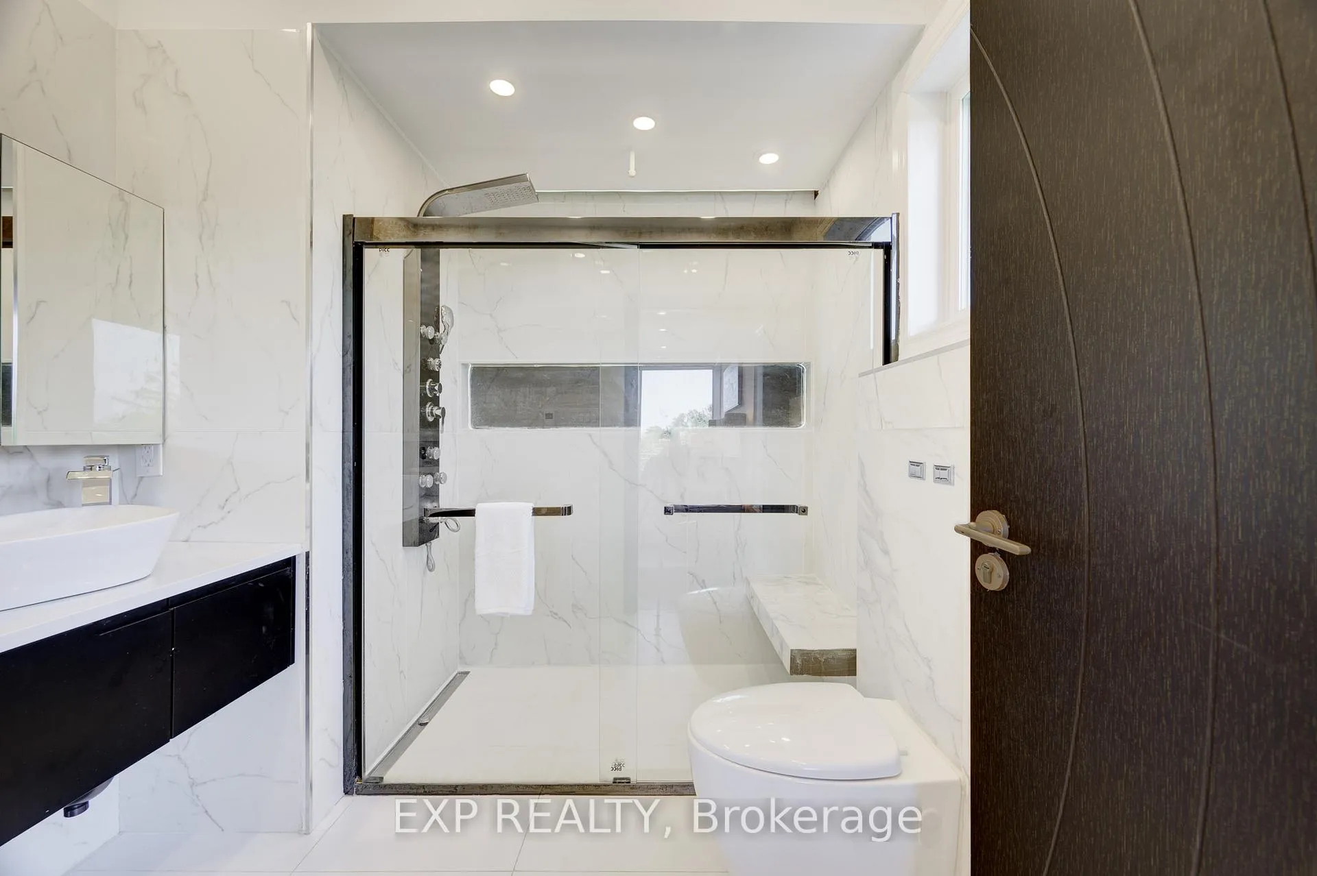 Photo 79 of Unit B, 237 Main Street, Grimsby, Grimsby West — HOMEH