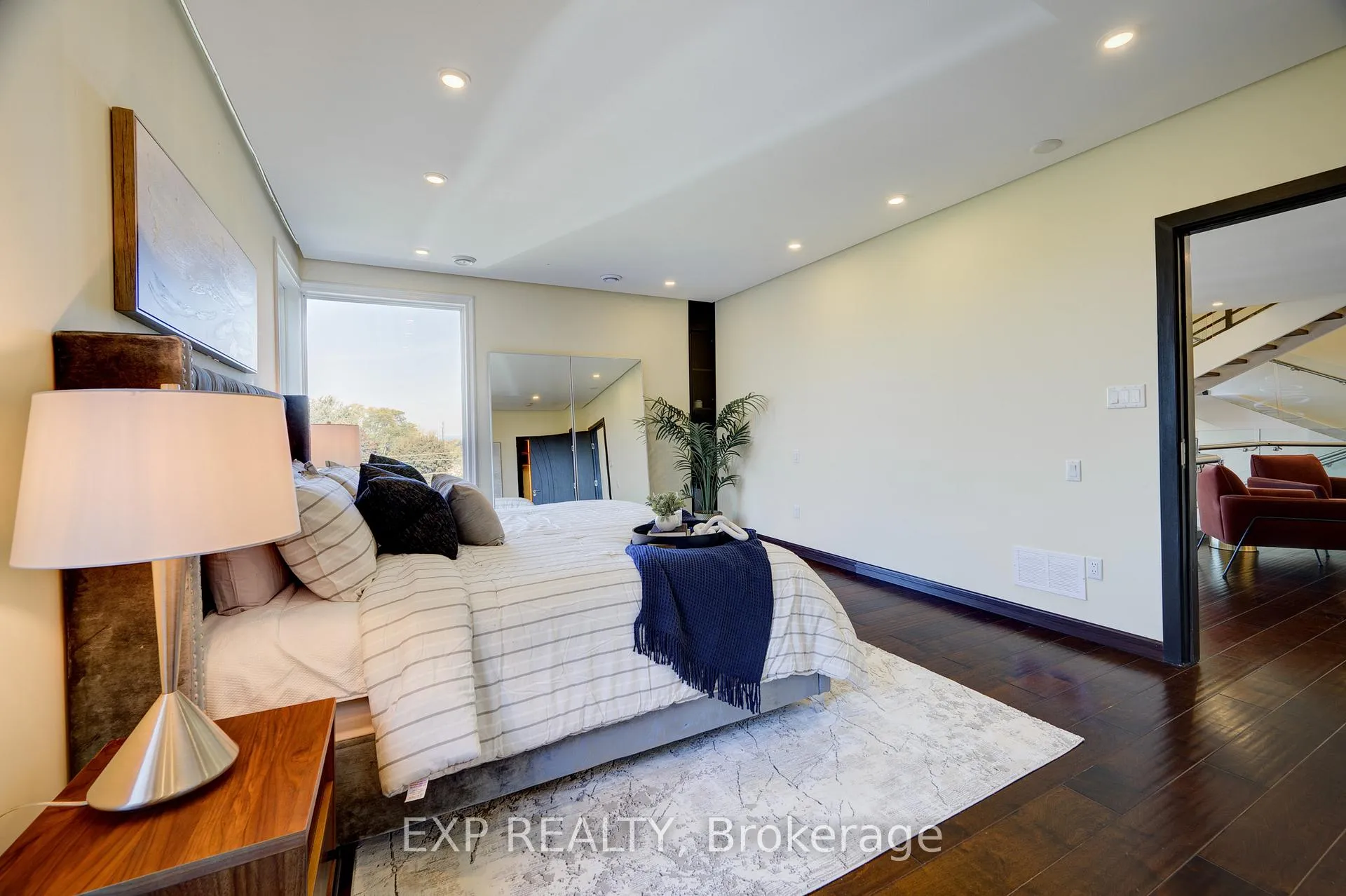 Photo 81 of Unit B, 237 Main Street, Grimsby, Grimsby West — HOMEH