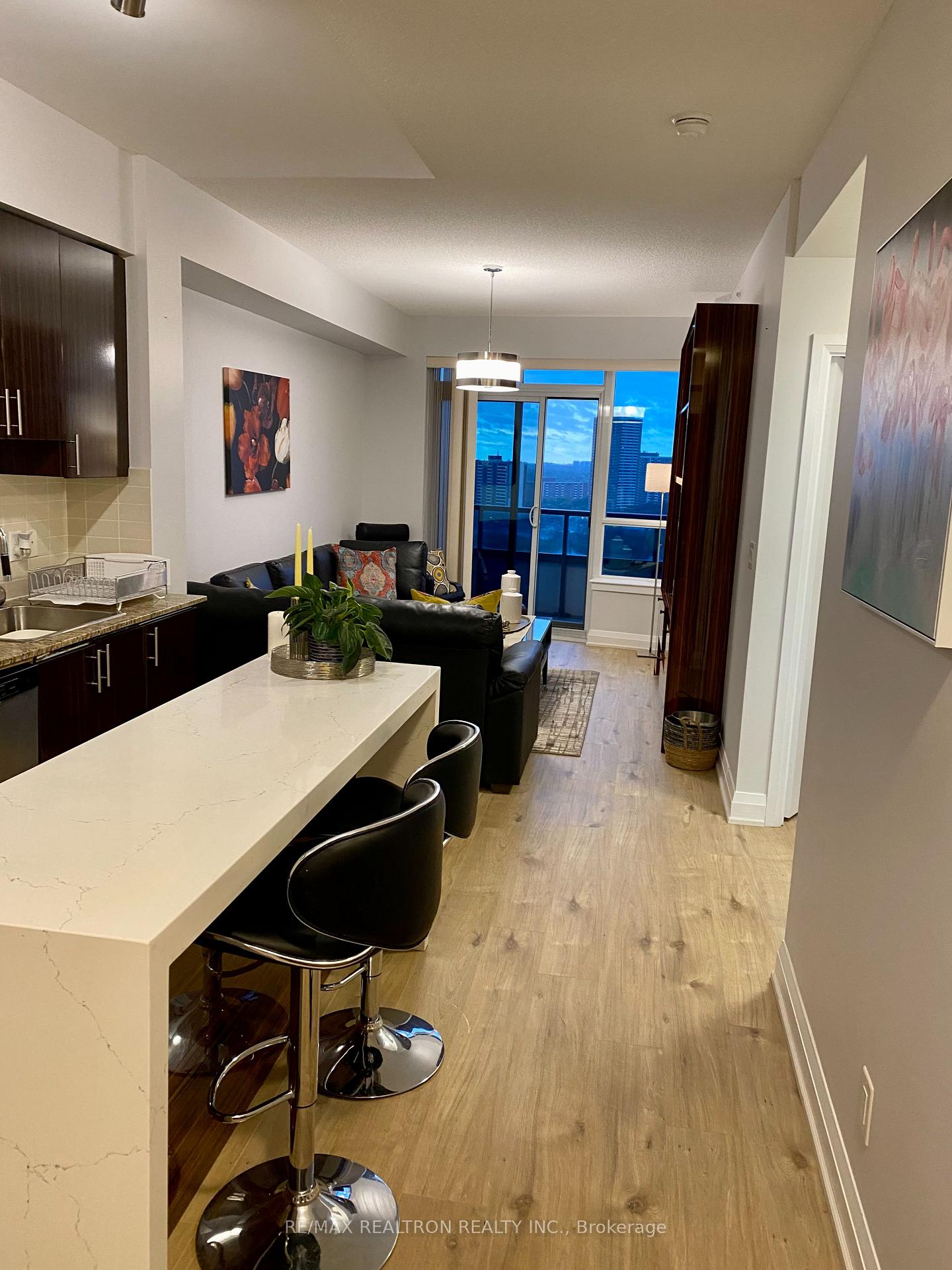Photo 3 of Unit 1609, 7171 Yonge Street, Markham, Thornhill — HOMEH