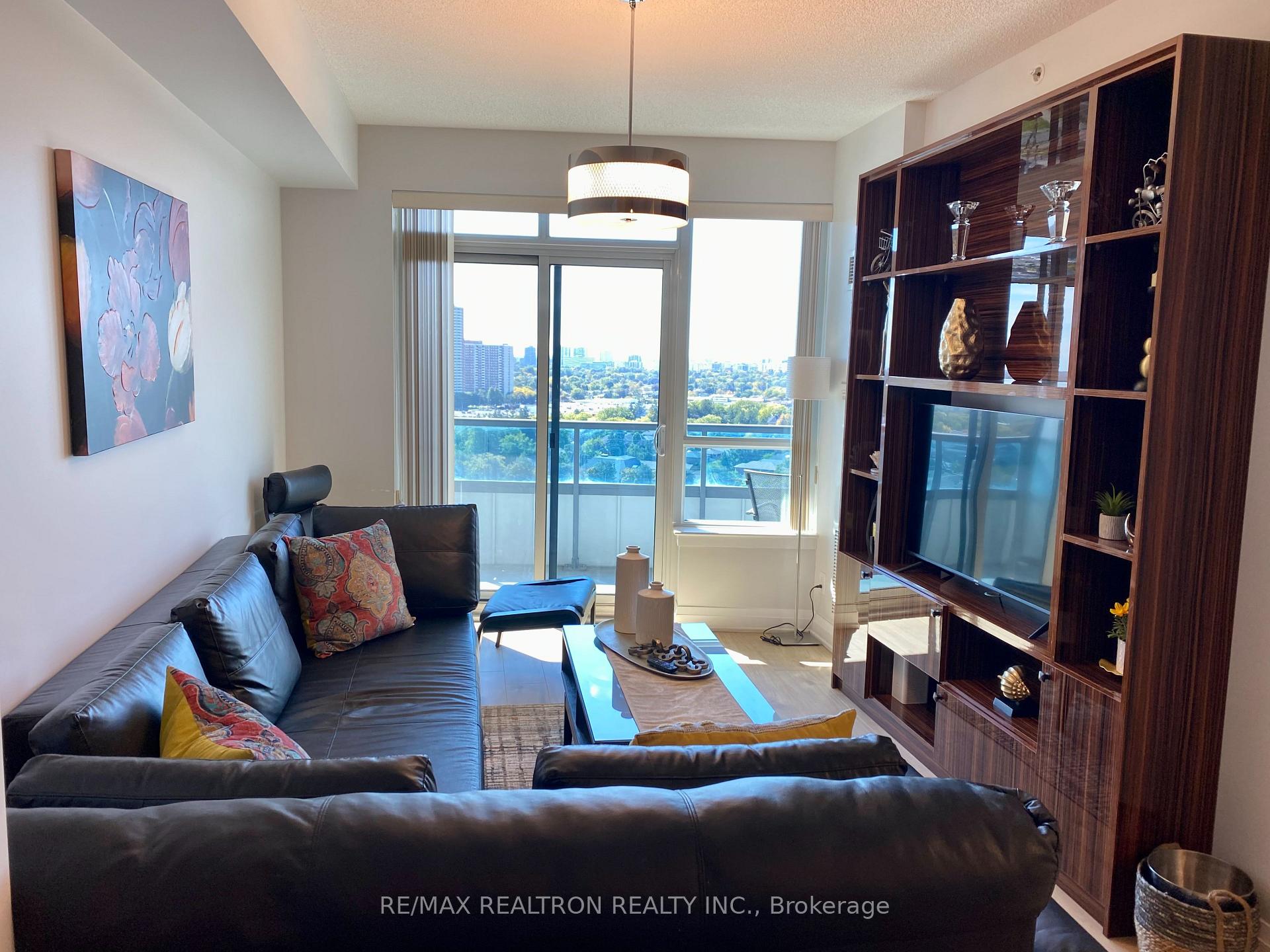 Photo 5 of Unit 1609, 7171 Yonge Street, Markham, Thornhill — HOMEH