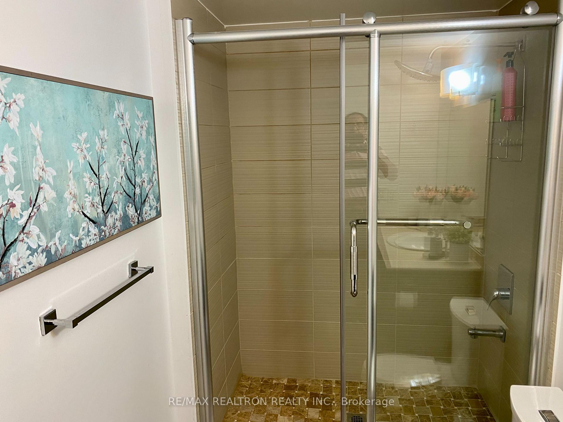 Photo 8 of Unit 1609, 7171 Yonge Street, Markham, Thornhill — HOMEH