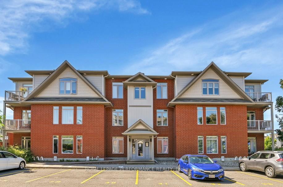 Photo 1 of Unit H, 280 Meilleur Private, Ottawa, Vanier — HOMEH