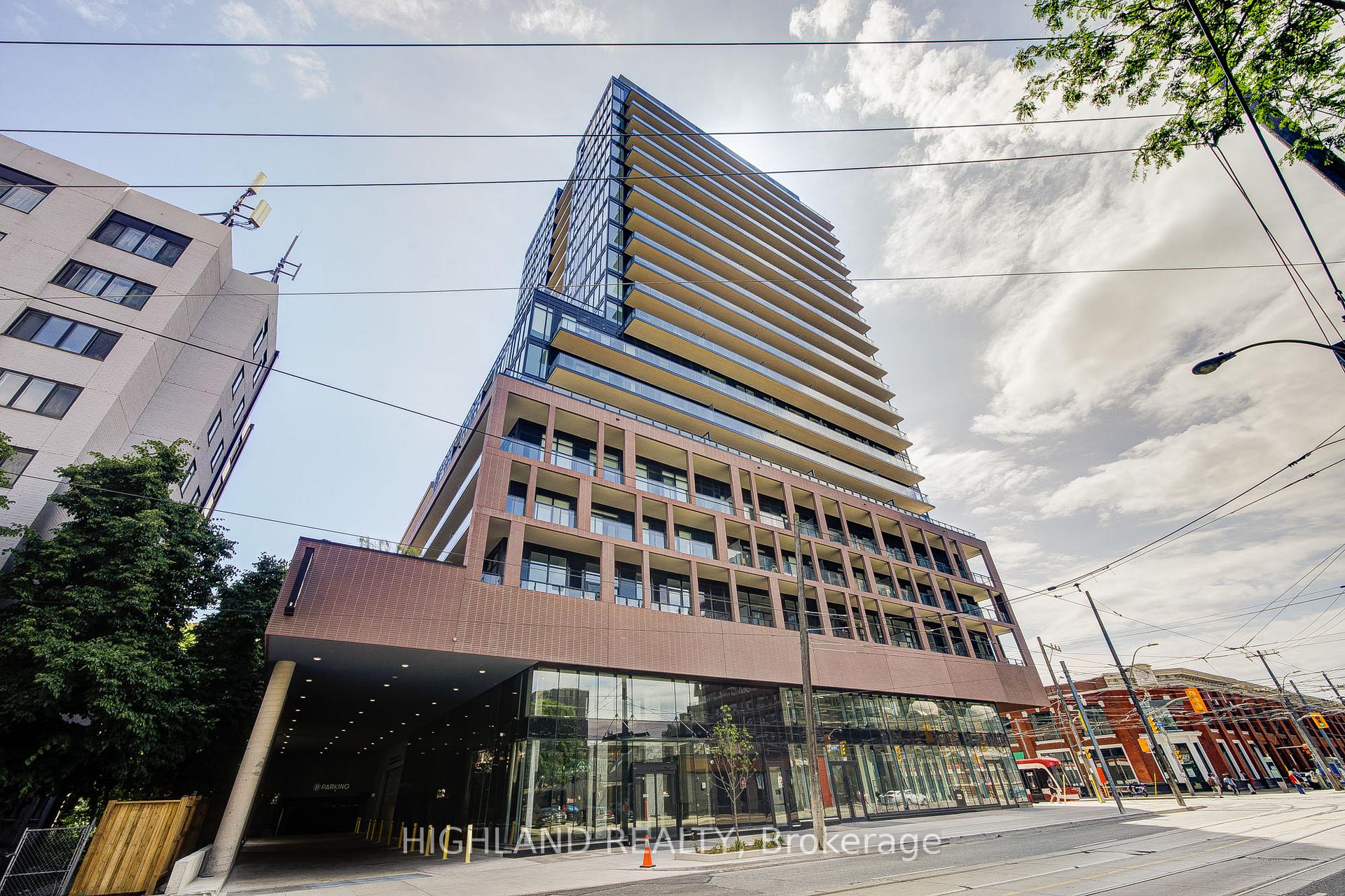 Front of Unit 1126, 285 Dufferin Street