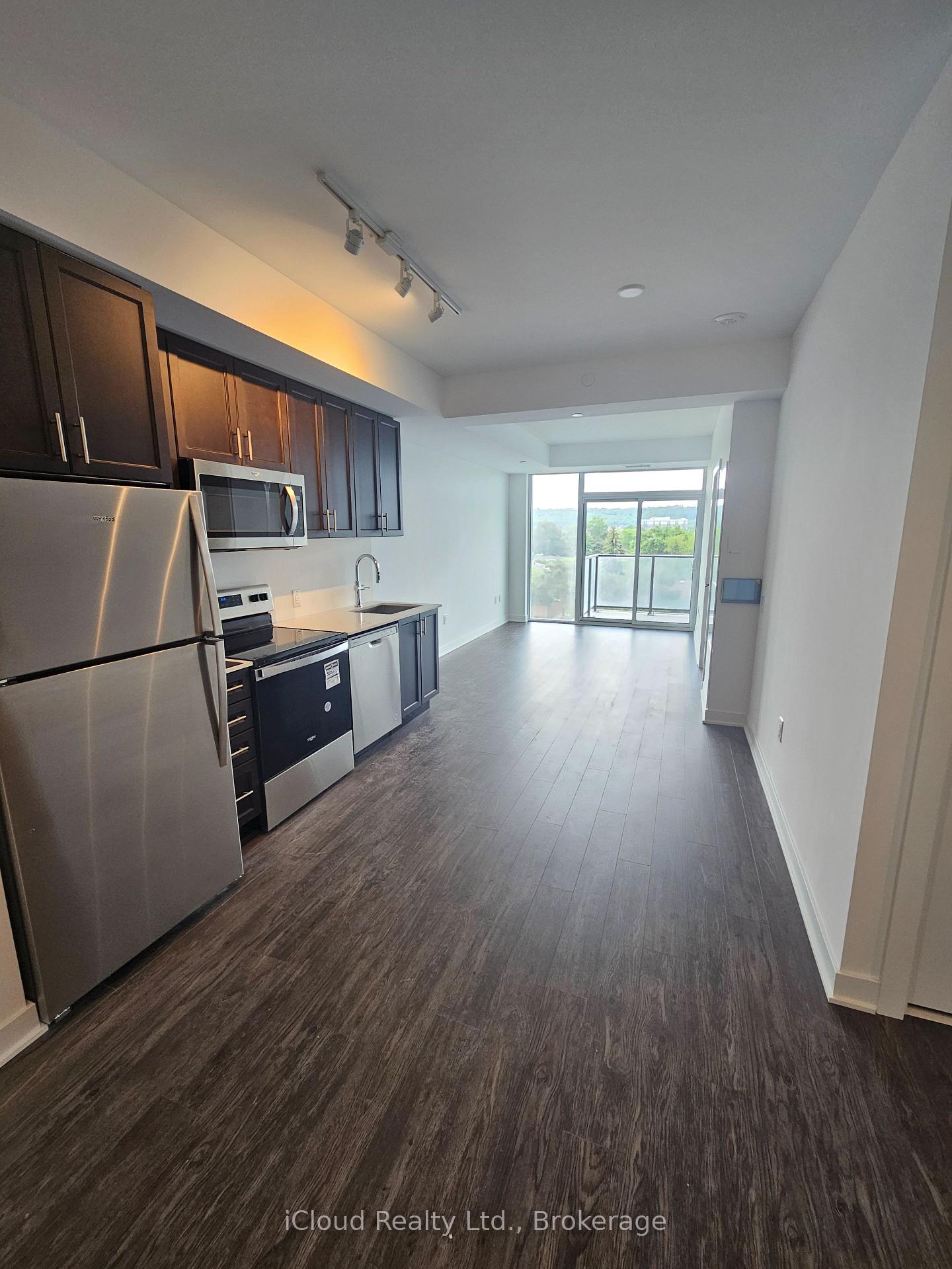 Photo 5 of Unit 403, 2782 Barton Street E, Hamilton, Riverdale — HOMEH