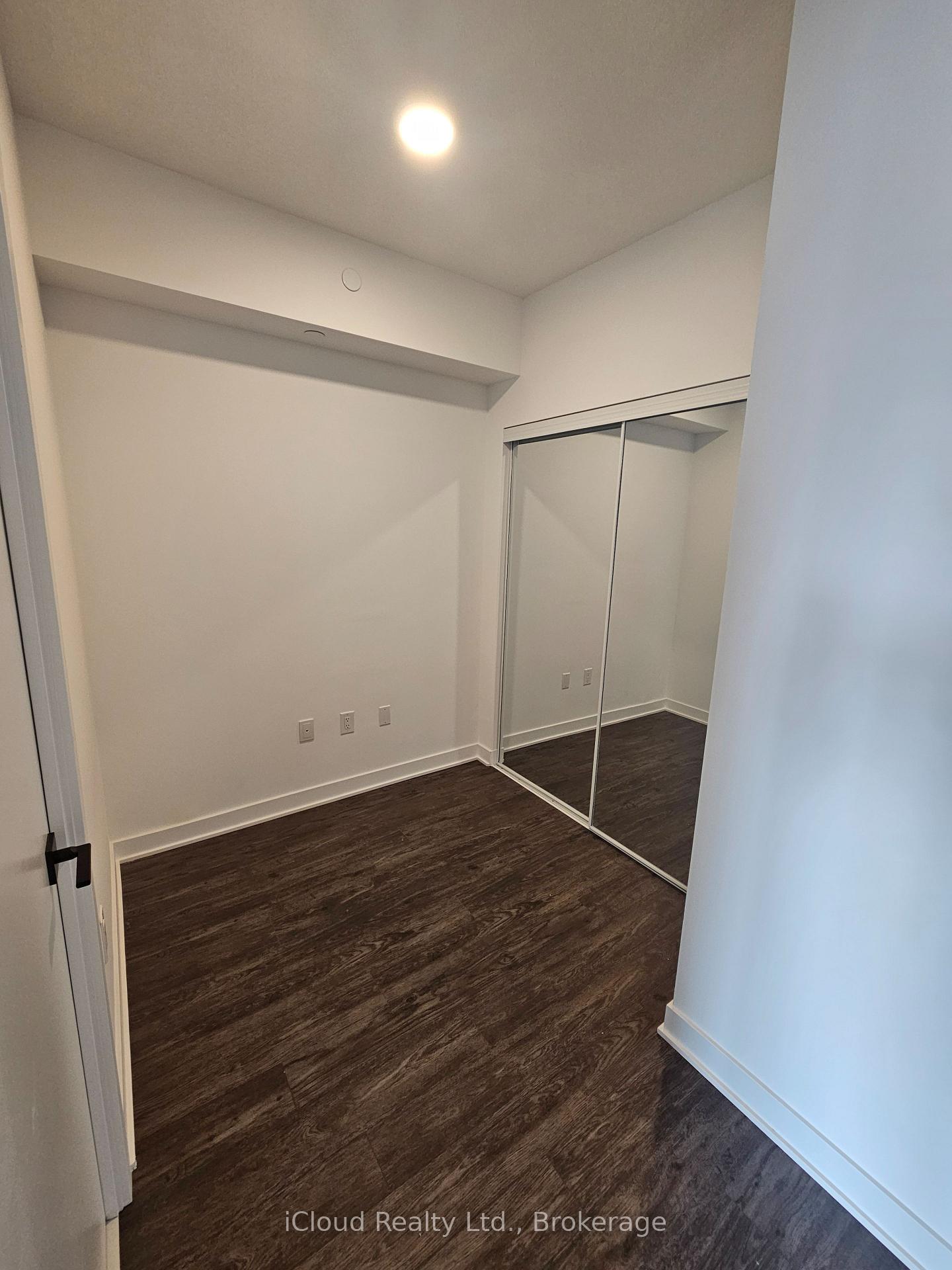 Photo 4 of Unit 403, 2782 Barton Street E, Hamilton, Riverdale — HOMEH