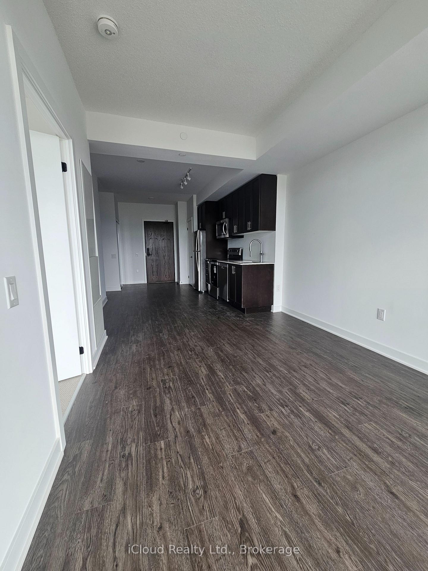 Photo 3 of Unit 403, 2782 Barton Street E, Hamilton, Riverdale — HOMEH