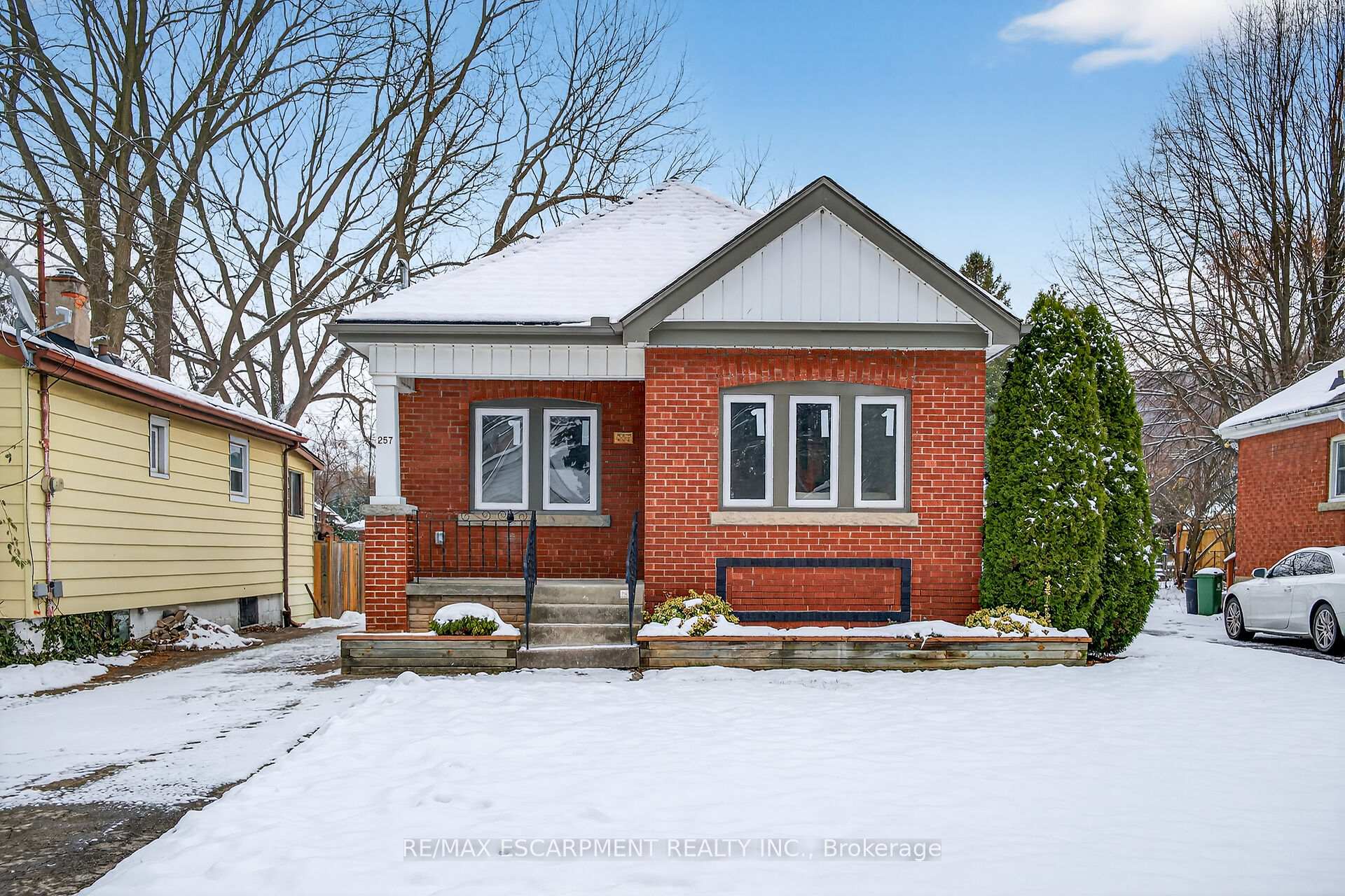 Photo 1 of 257 Broadway Avenue, Hamilton, Ainslie Wood — HOMEH