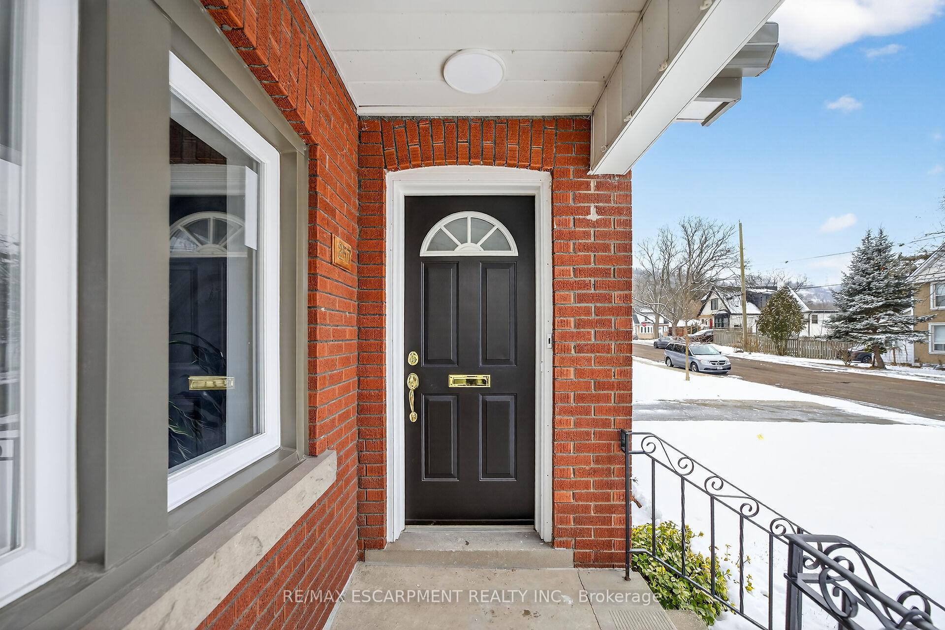Photo 4 of 257 Broadway Avenue, Hamilton, Ainslie Wood — HOMEH