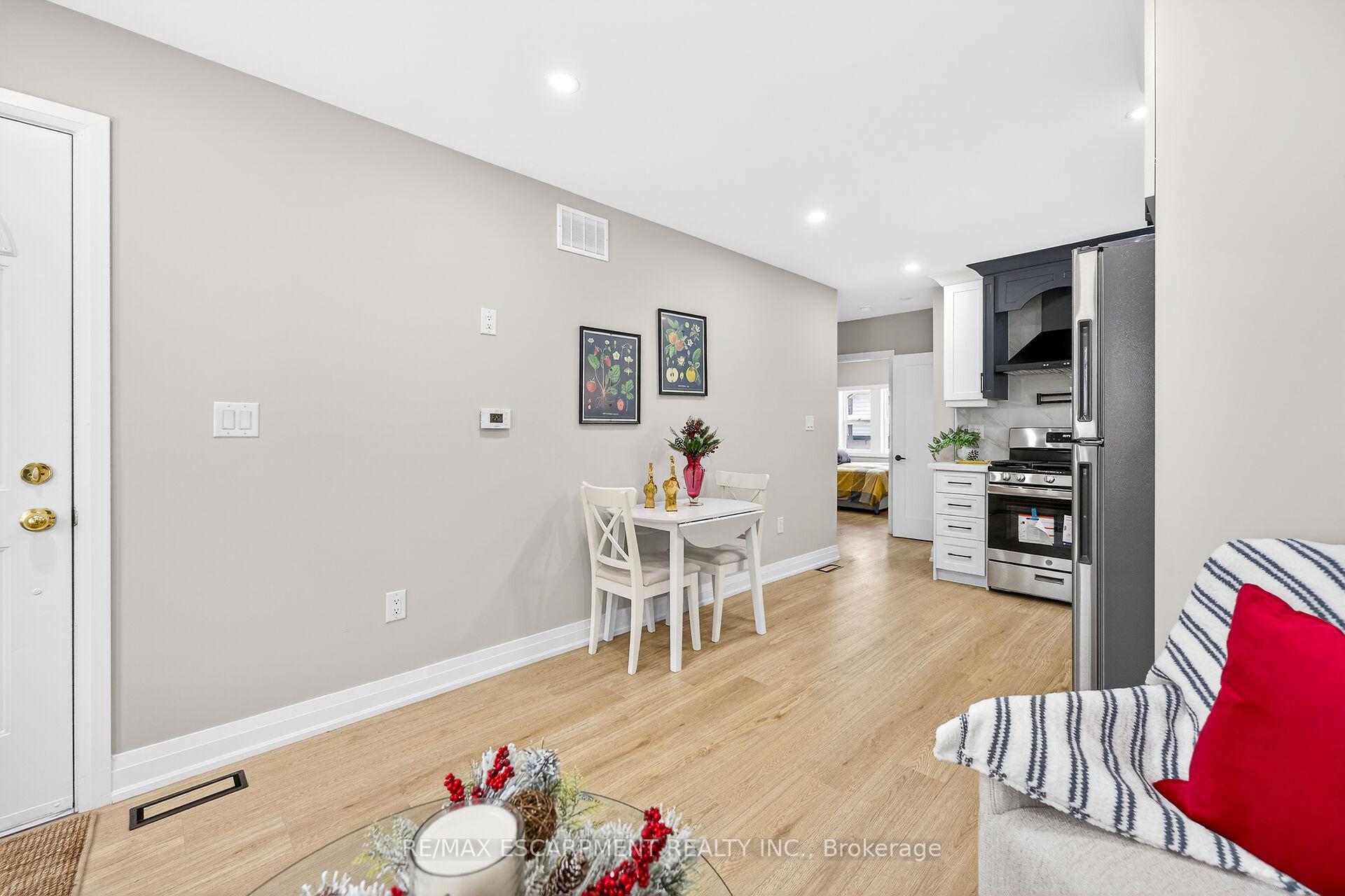 Photo 5 of 257 Broadway Avenue, Hamilton, Ainslie Wood — HOMEH