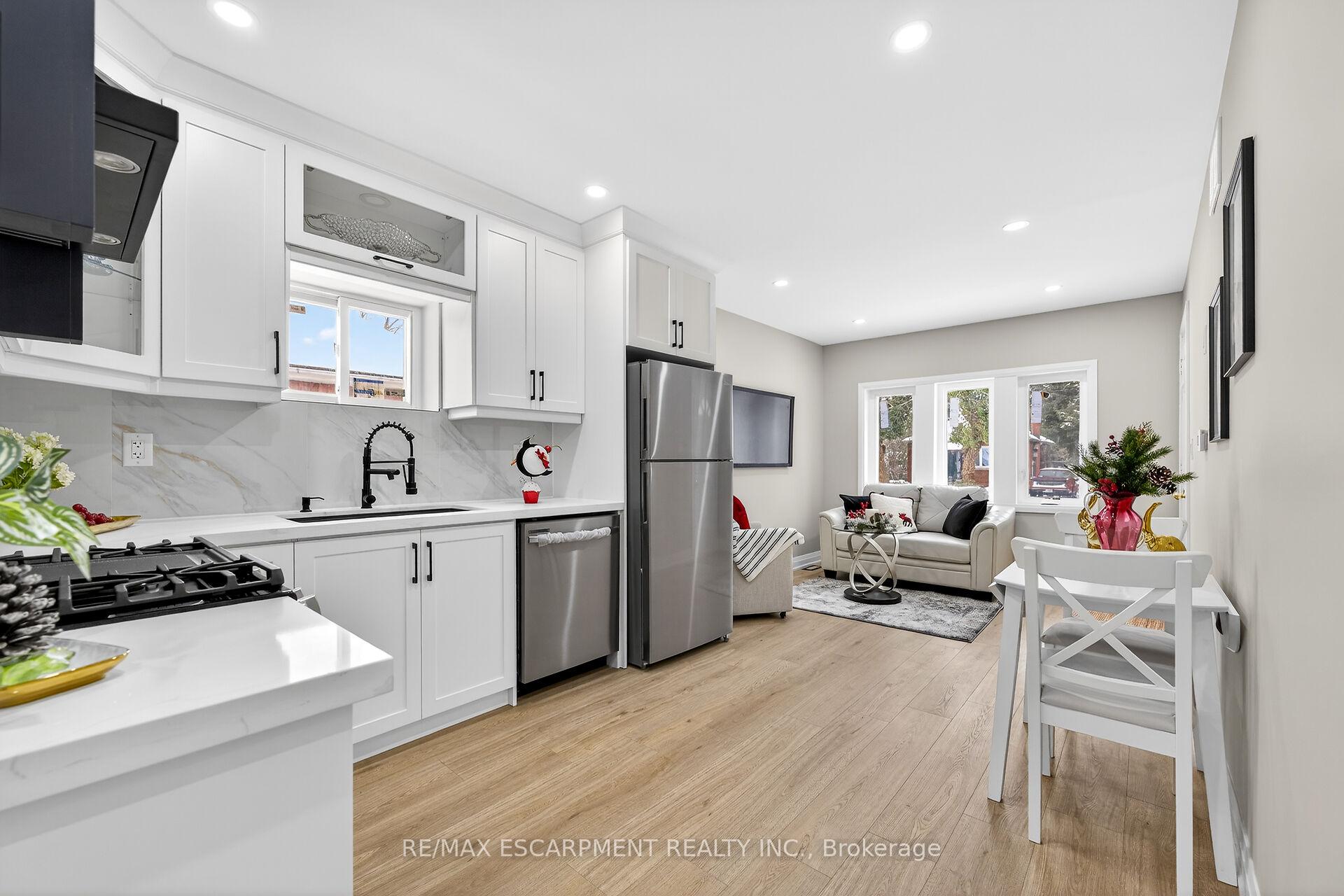 Photo 6 of 257 Broadway Avenue, Hamilton, Ainslie Wood — HOMEH