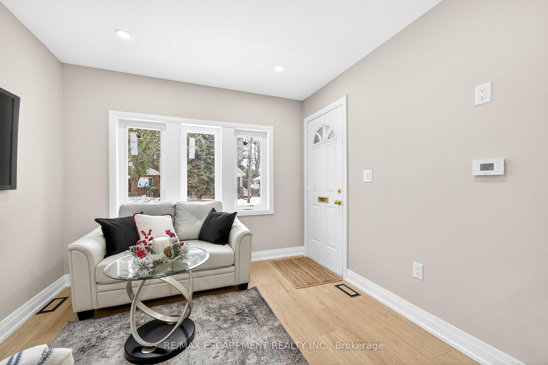 Photo 7 of 257 Broadway Avenue, Hamilton, Ainslie Wood — HOMEH