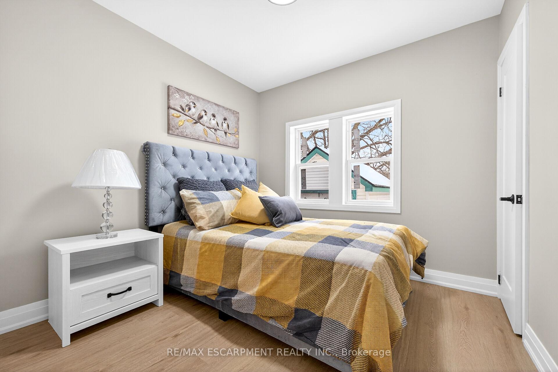 Photo 17 of 257 Broadway Avenue, Hamilton, Ainslie Wood — HOMEH