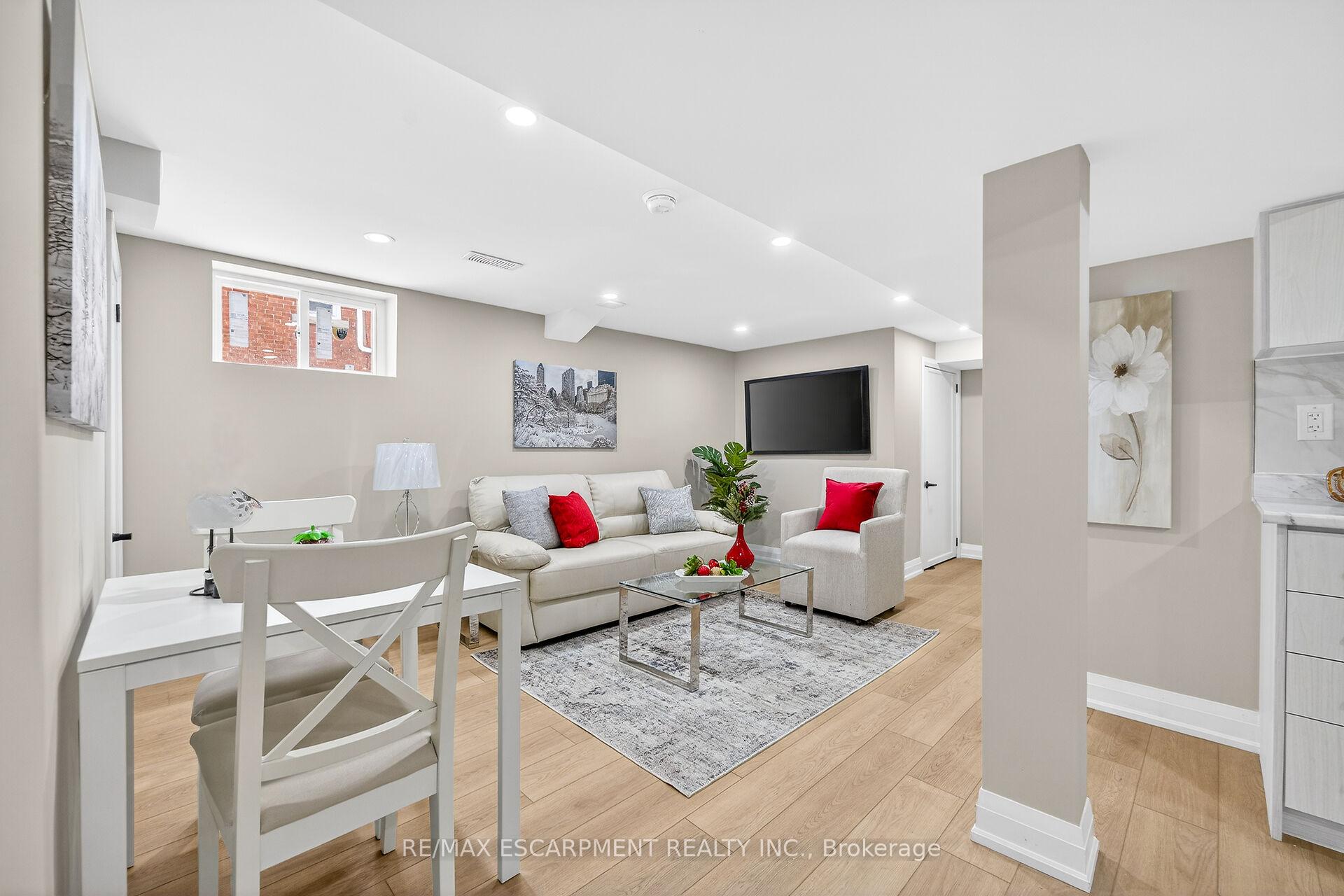 Photo 24 of 257 Broadway Avenue, Hamilton, Ainslie Wood — HOMEH