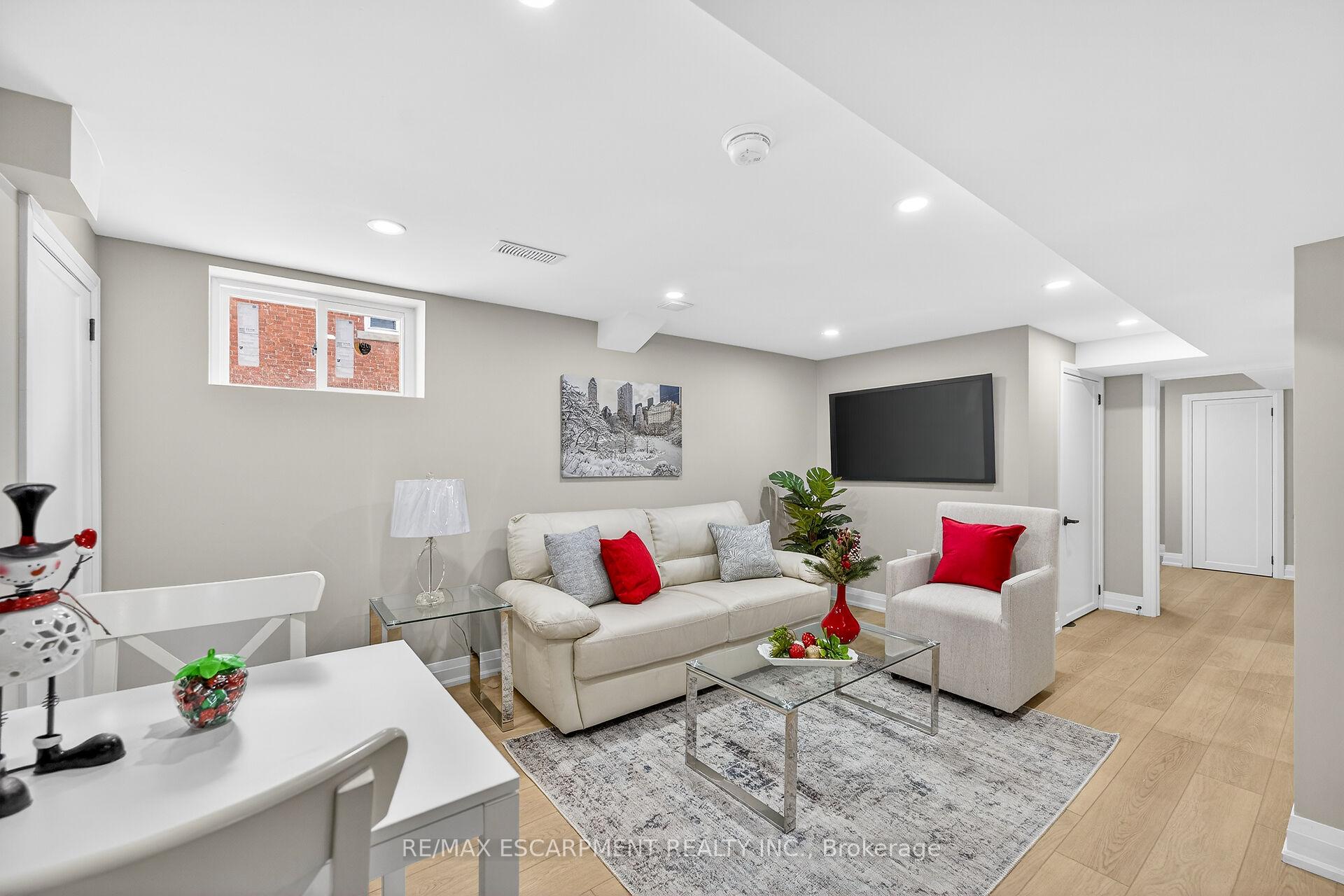 Photo 26 of 257 Broadway Avenue, Hamilton, Ainslie Wood — HOMEH