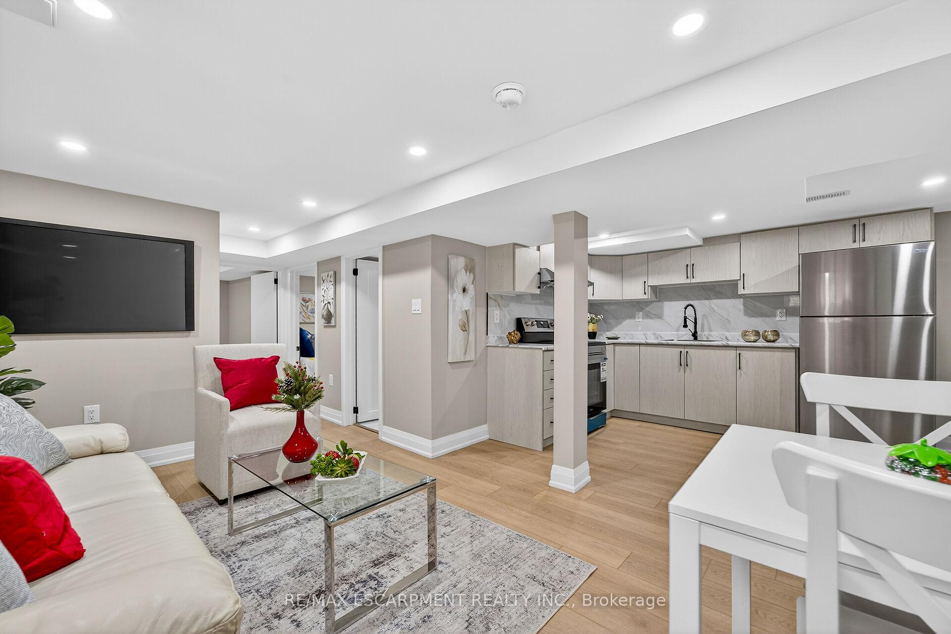 Photo 27 of 257 Broadway Avenue, Hamilton, Ainslie Wood — HOMEH