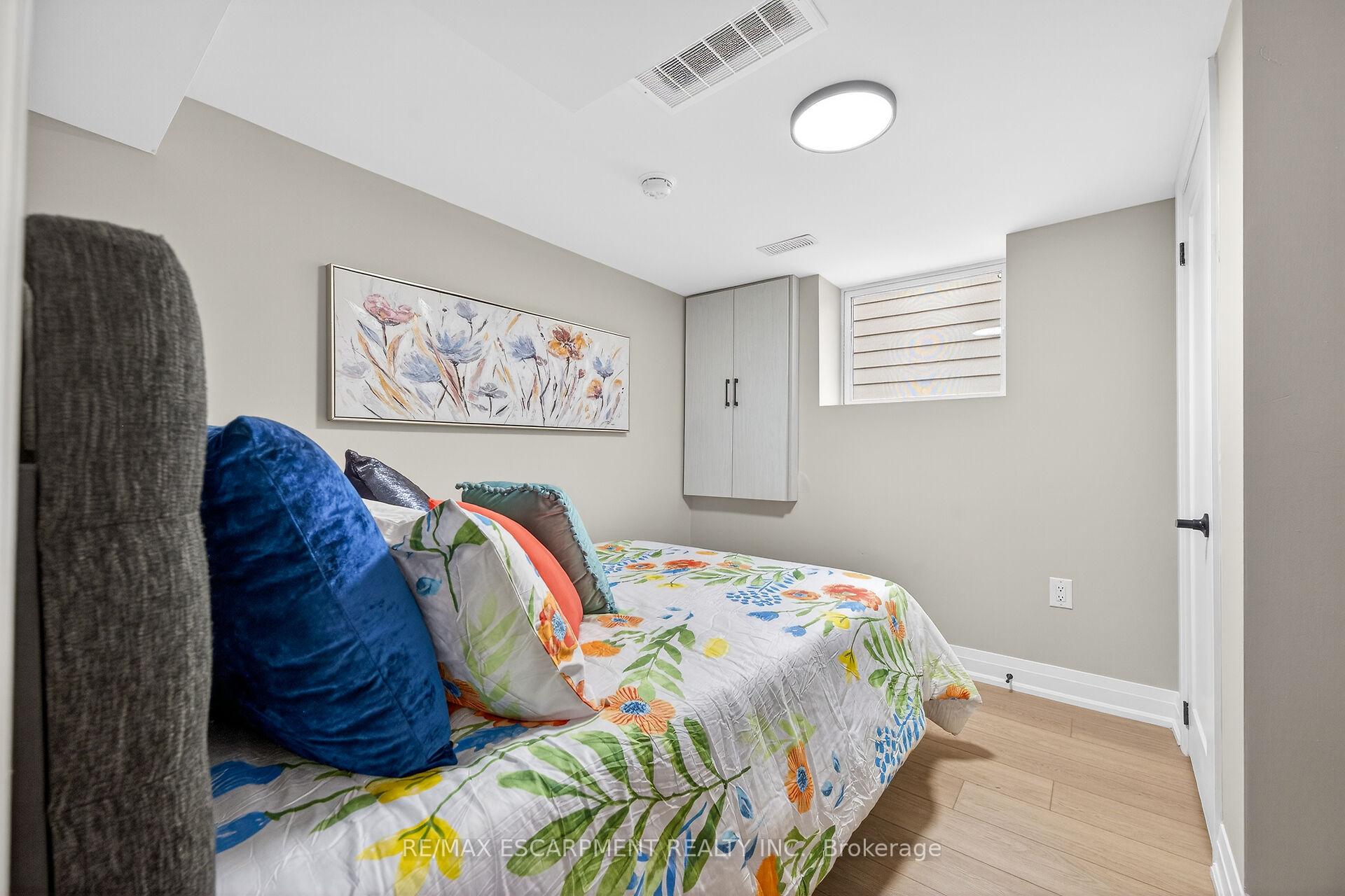 Photo 28 of 257 Broadway Avenue, Hamilton, Ainslie Wood — HOMEH