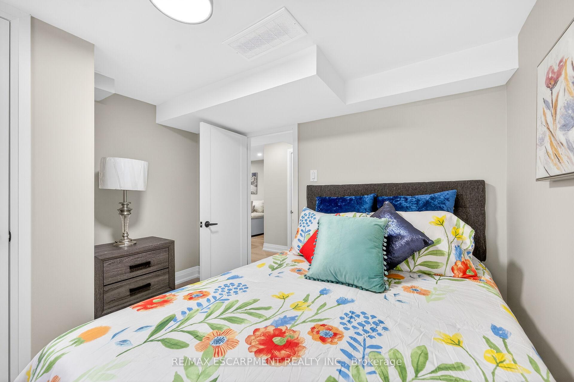 Photo 29 of 257 Broadway Avenue, Hamilton, Ainslie Wood — HOMEH