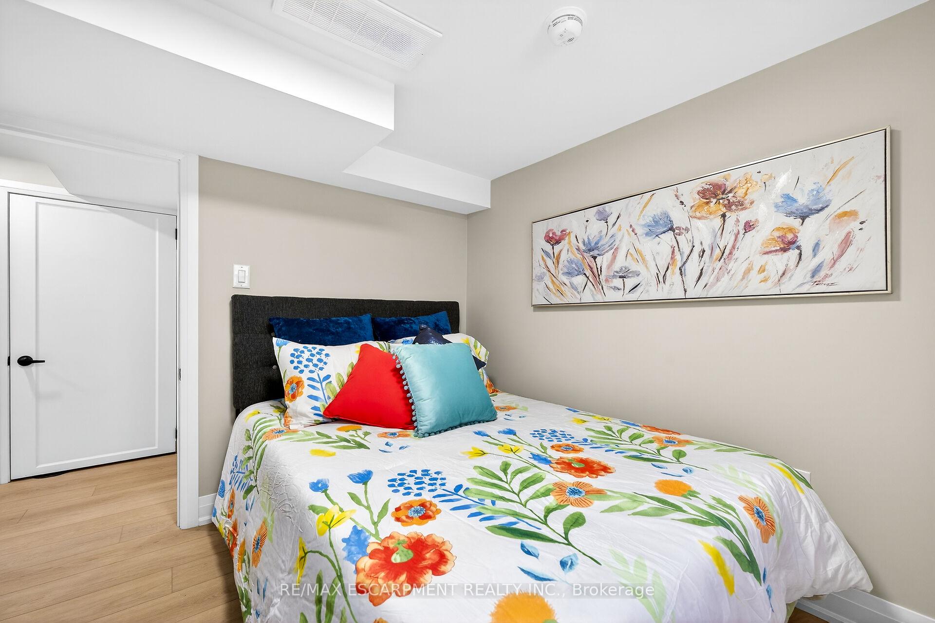 Photo 30 of 257 Broadway Avenue, Hamilton, Ainslie Wood — HOMEH