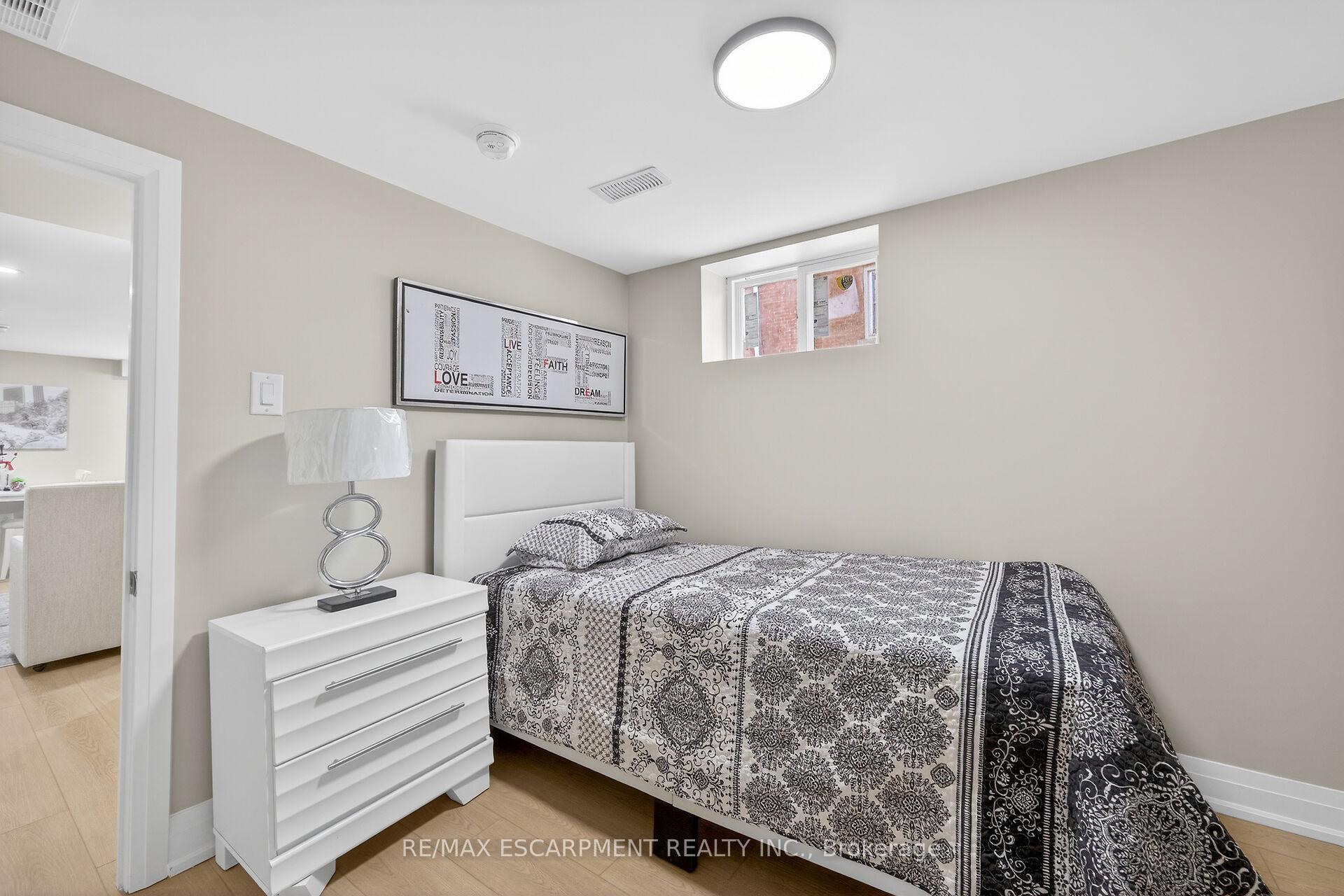 Photo 35 of 257 Broadway Avenue, Hamilton, Ainslie Wood — HOMEH