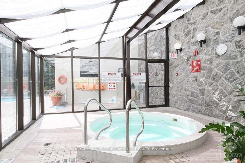 Photo 4 of Unit 407, 1500 Riverside Drive, Ottawa, Riverview Park — HOMEH
