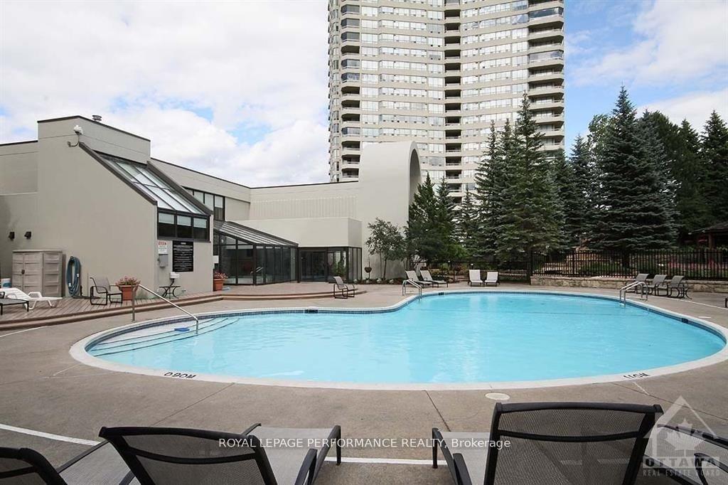 Photo 8 of Unit 407, 1500 Riverside Drive, Ottawa, Riverview Park — HOMEH