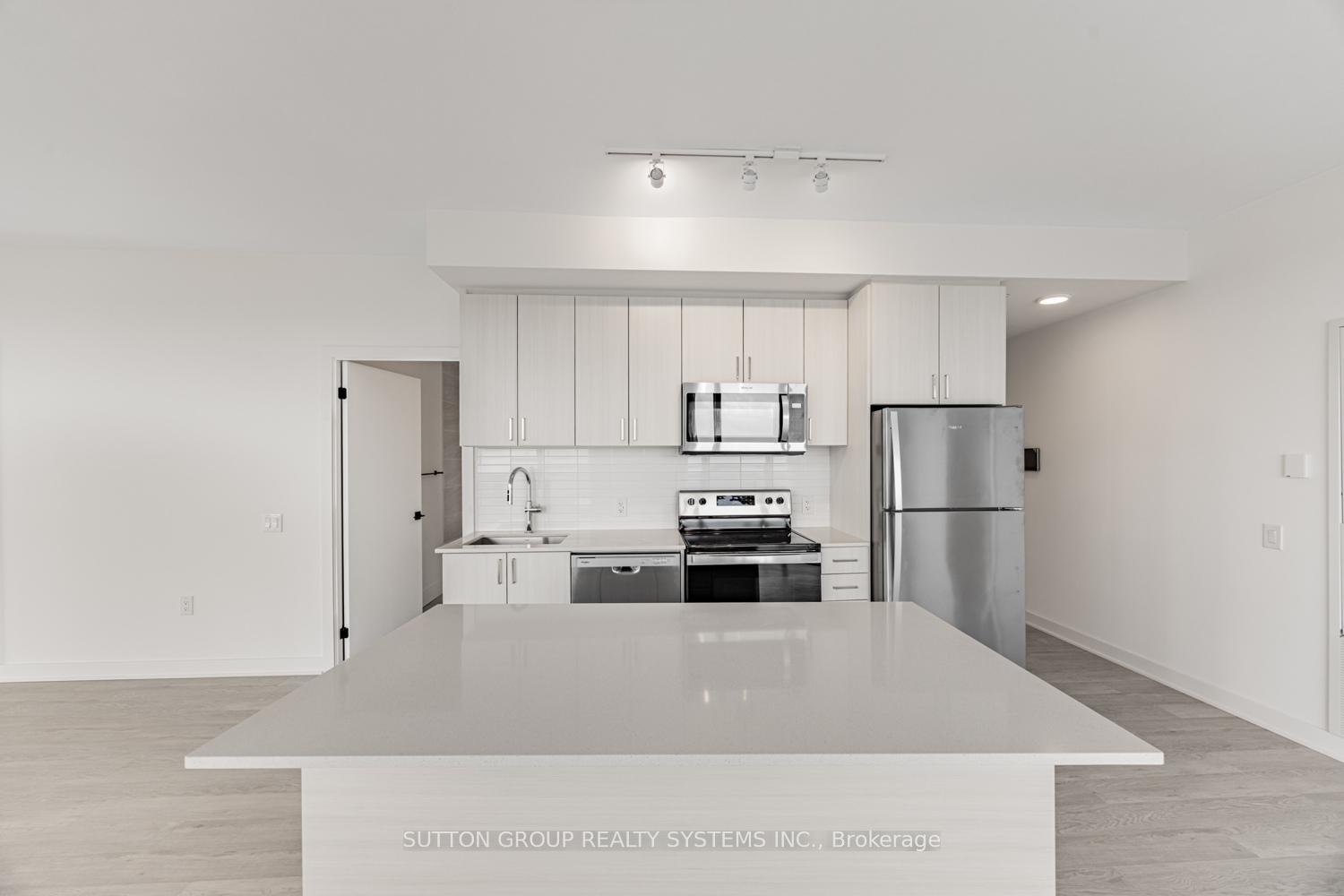 Photo 5 of Unit 916, 2782 Barton Street E, Hamilton, Riverdale — HOMEH