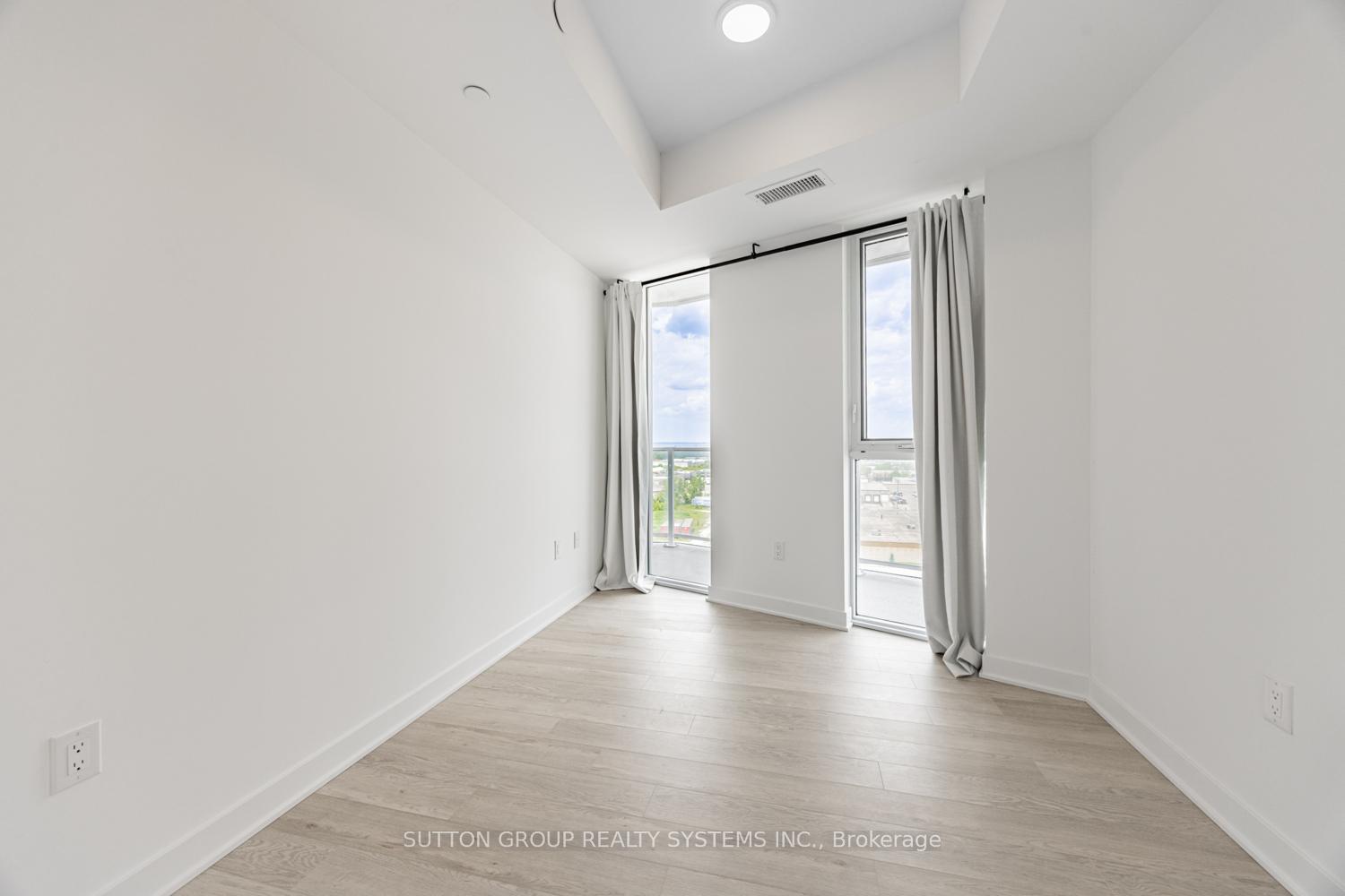 Photo 14 of Unit 916, 2782 Barton Street E, Hamilton, Riverdale — HOMEH