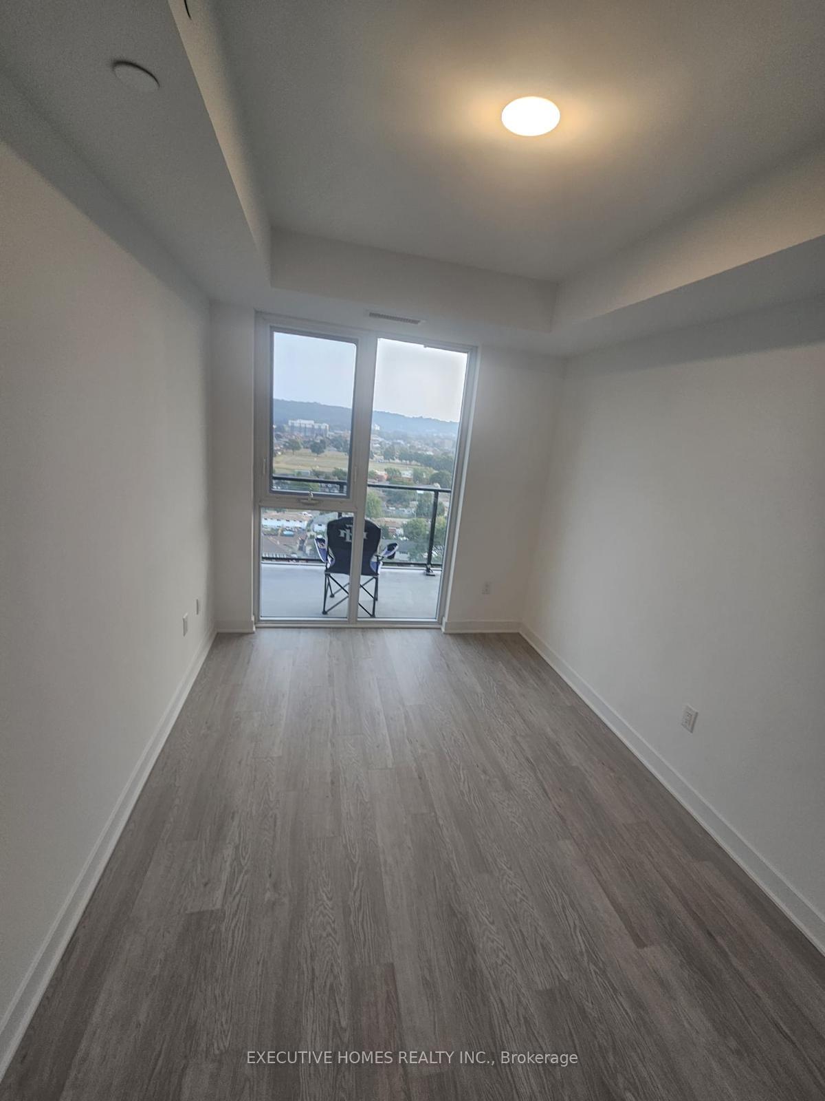 Photo 3 of Unit 1301, 2782 Barton Street, Hamilton, Riverdale — HOMEH