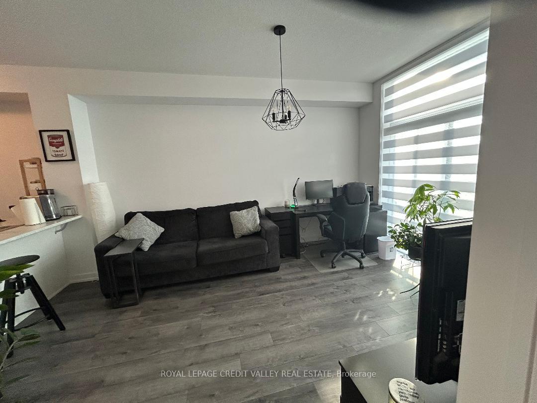 Photo 5 of Unit 312, 460 Dundas Street E, Hamilton, Waterdown — HOMEH