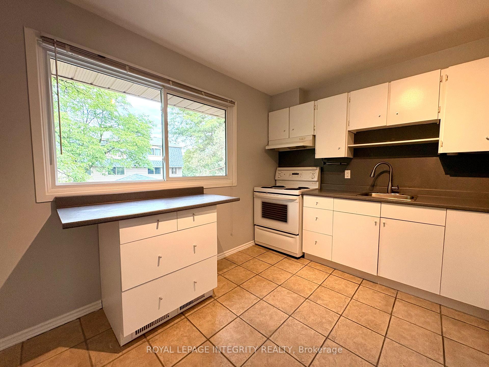 Photo 7 of Unit 16, 2415 Southvale Crescent, Ottawa, Sheffield Glen/Industrial Park — HOMEH