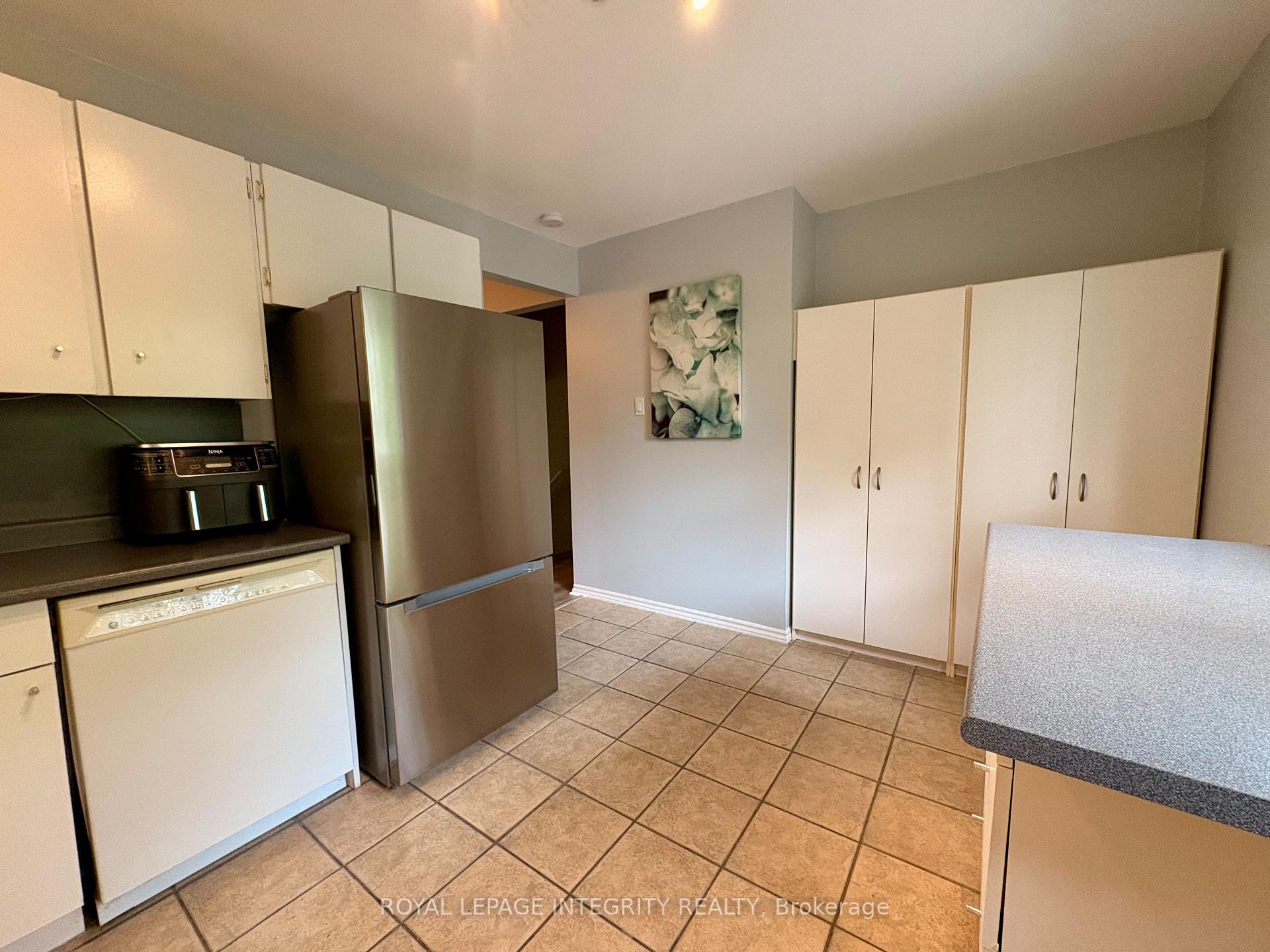 Photo 17 of Unit 16, 2415 Southvale Crescent, Ottawa, Sheffield Glen/Industrial Park — HOMEH