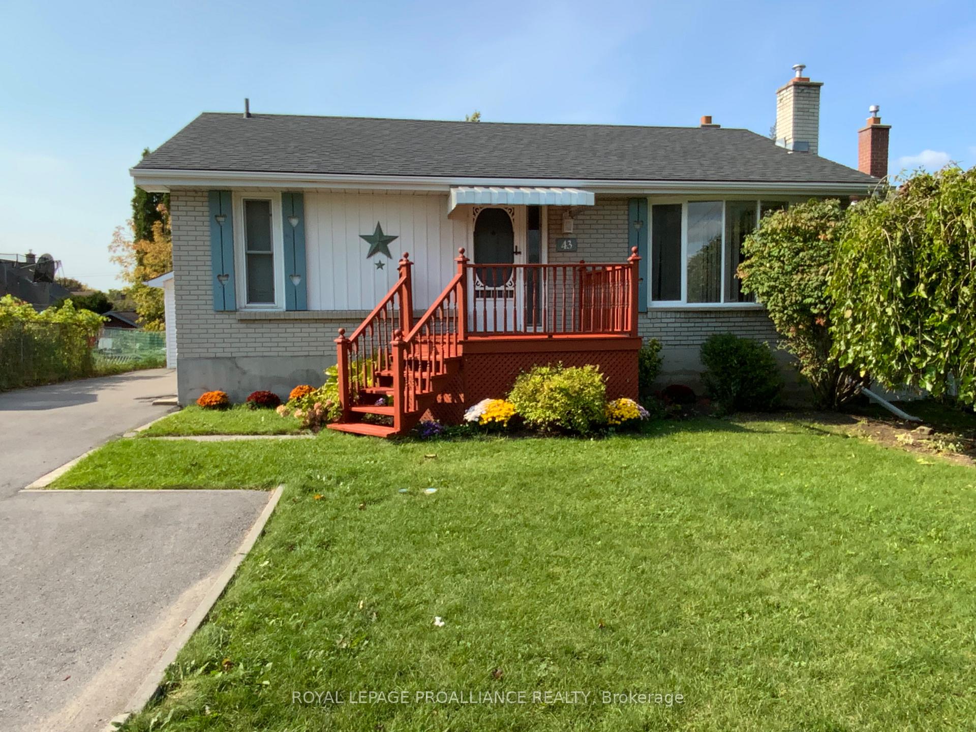 Photo 1 of 43 Bongard Crescent, Belleville, Belleville Ward — HOMEH
