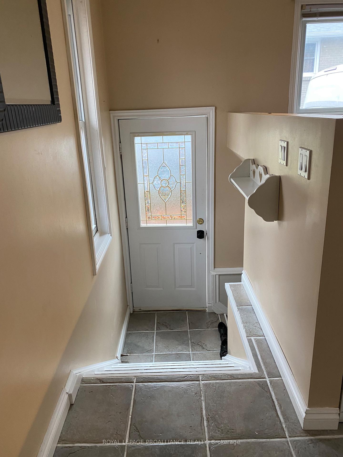 Photo 4 of 43 Bongard Crescent, Belleville, Belleville Ward — HOMEH