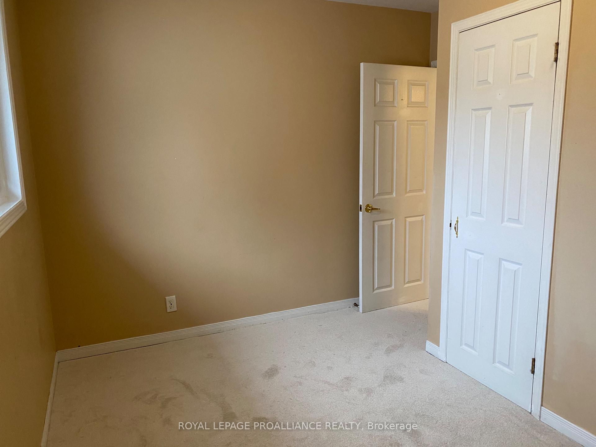 Photo 13 of 43 Bongard Crescent, Belleville, Belleville Ward — HOMEH
